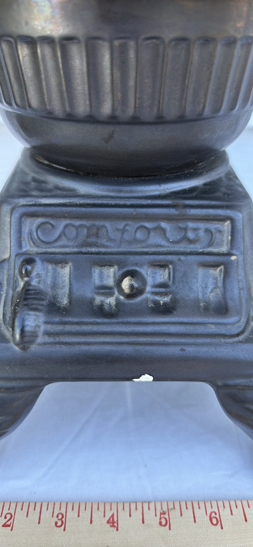 Vintage Arnel’s Pottery Comfort Potbelly Stove with Four Cast Iron Skillets - image 4 of 12