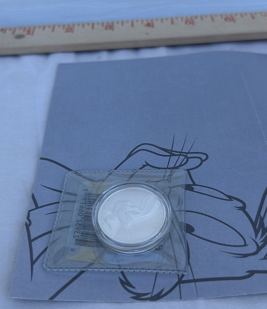 2015 Royal Canadian Mint Bugs Bunny $20 Fine Silver Coin with Packaging - image 6 of 8