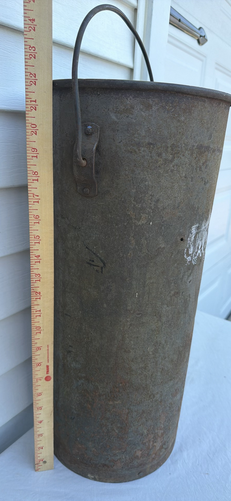 Vintage Tall Metal Bucket with Metal Handle - image 3 of 7