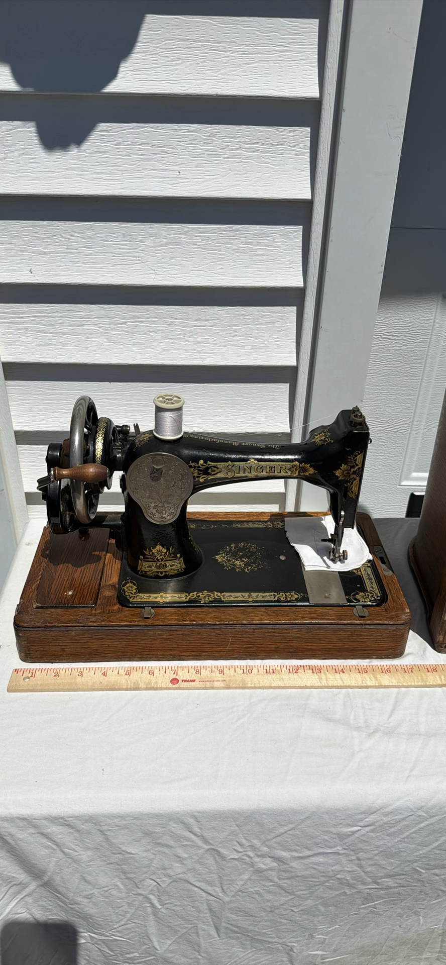 Antique Singer Sewing Machine with Bentwood Case - image 1 of 27