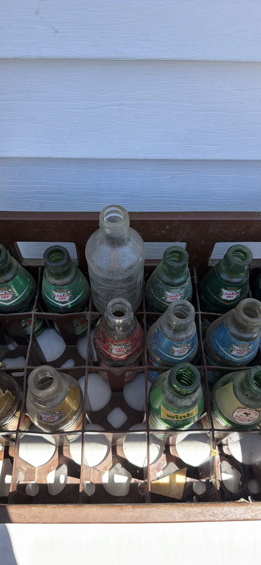 Vintage Canada Dry Beverage Crate with OLD Glass Soda Bottles - image 8 of 22