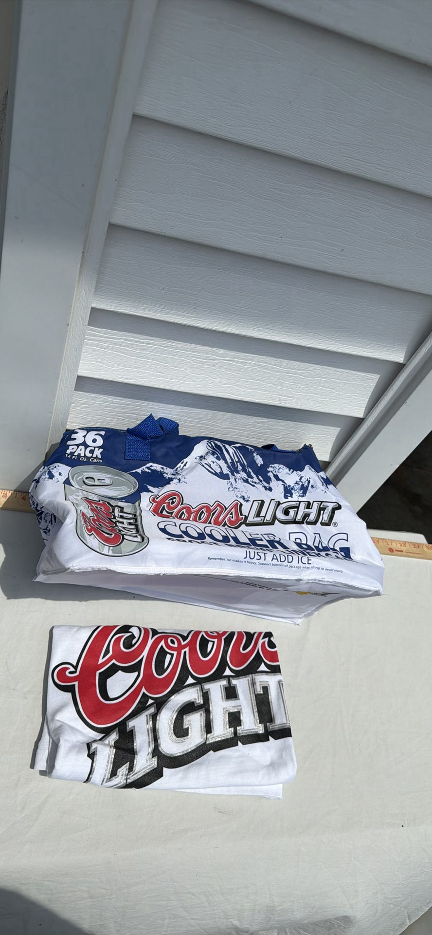 Coors Light T-Shirt (XL) and Light Cooler Bag - image 1 of 6
