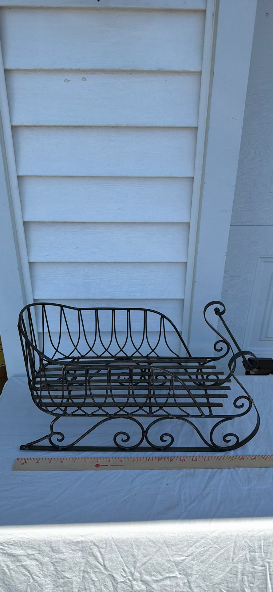 Two Metal Sleigh-Shaped Wire Baskets - image 4 of 8