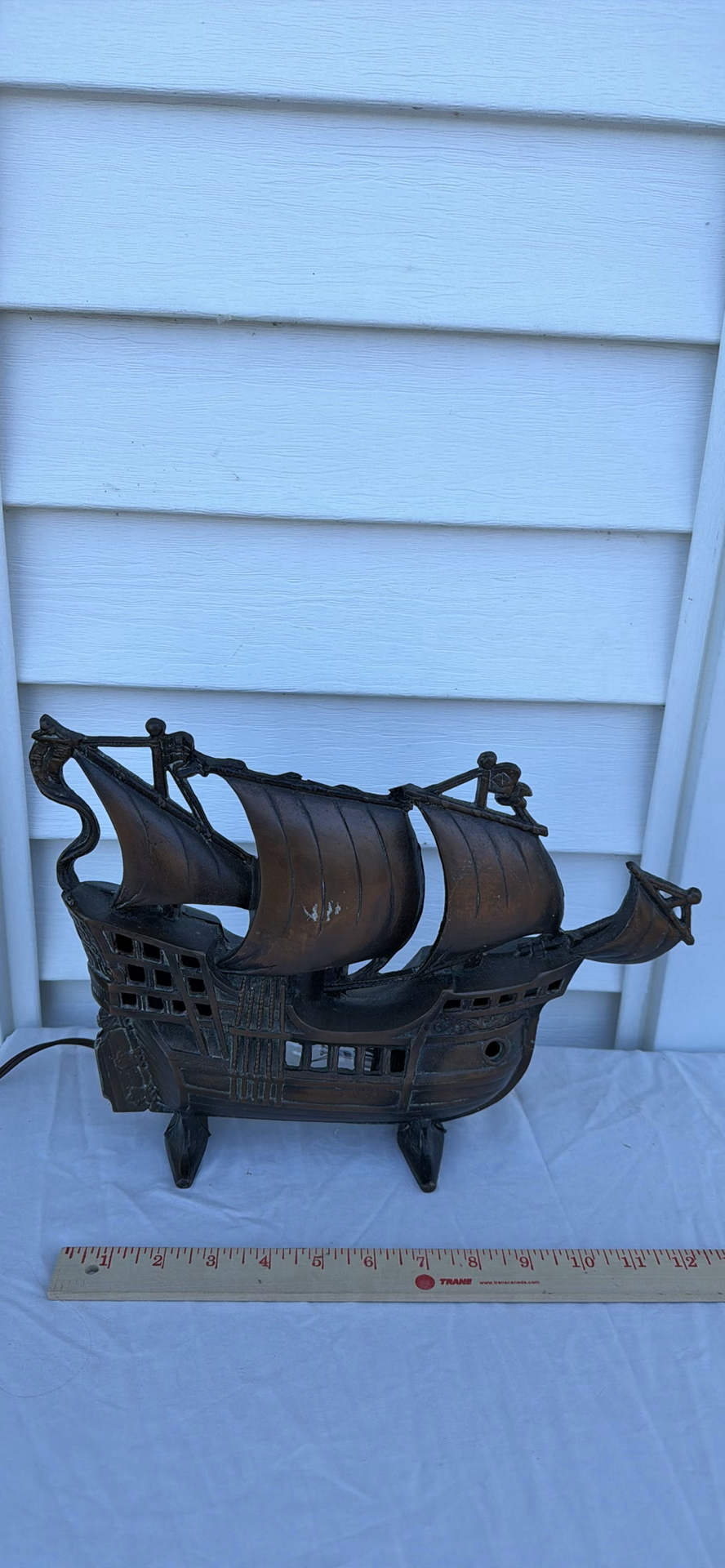 Vintage Cast Metal Ship Electric Lamp - image 3 of 9