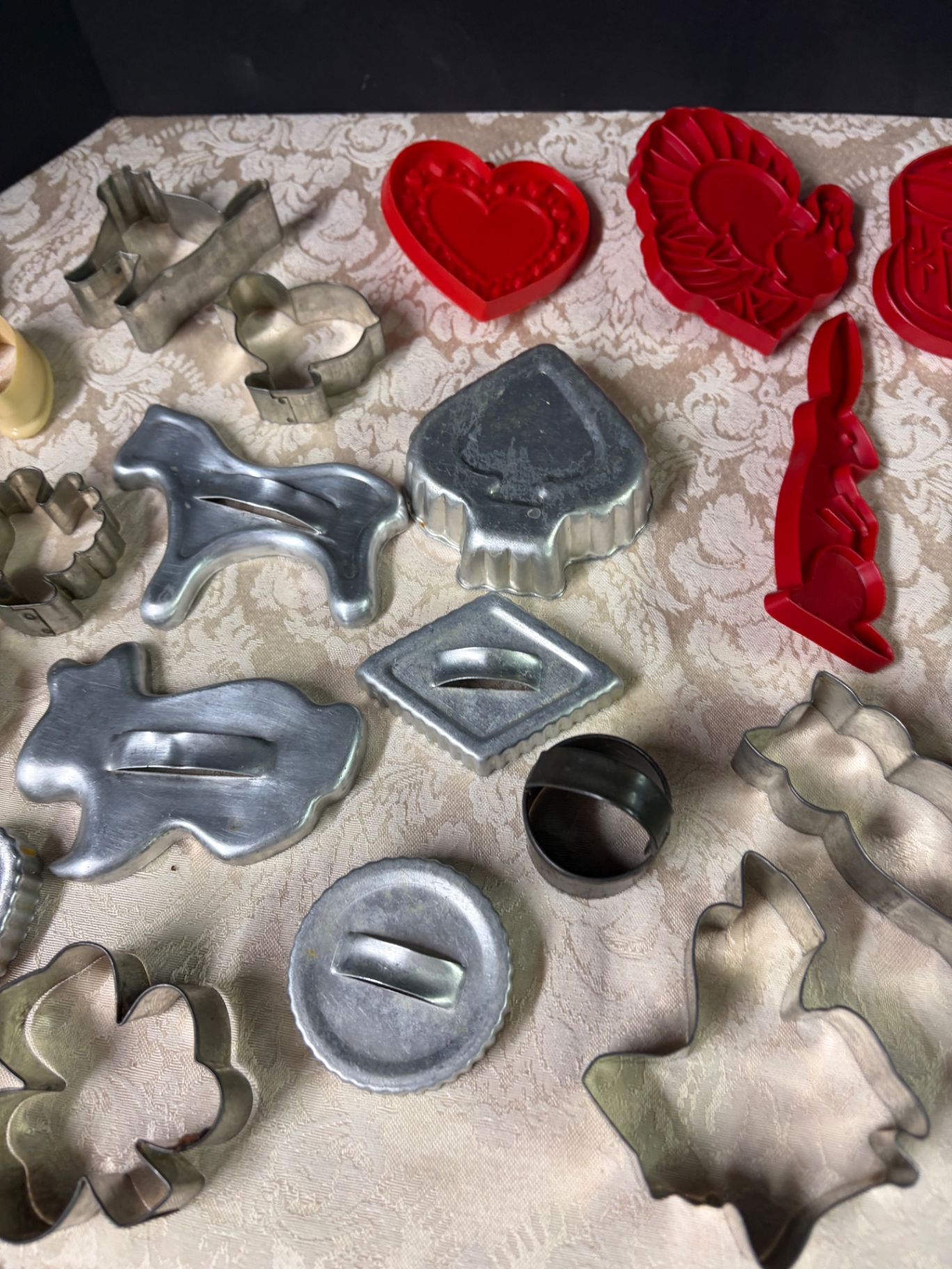 30 Vintage Cookie Cutters  - image 4 of 5