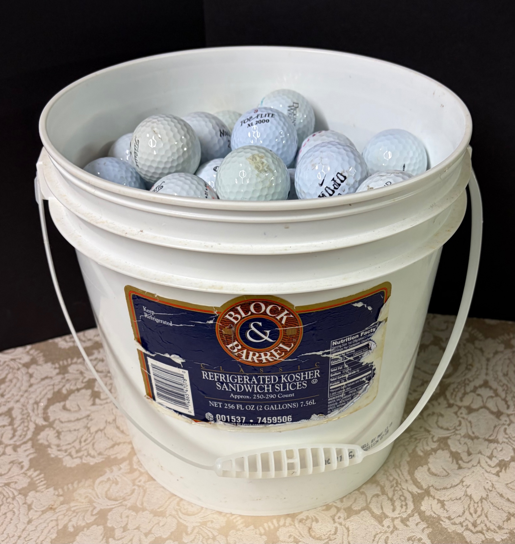 Bucket of 100 used Golf Balls - image 1 of 2