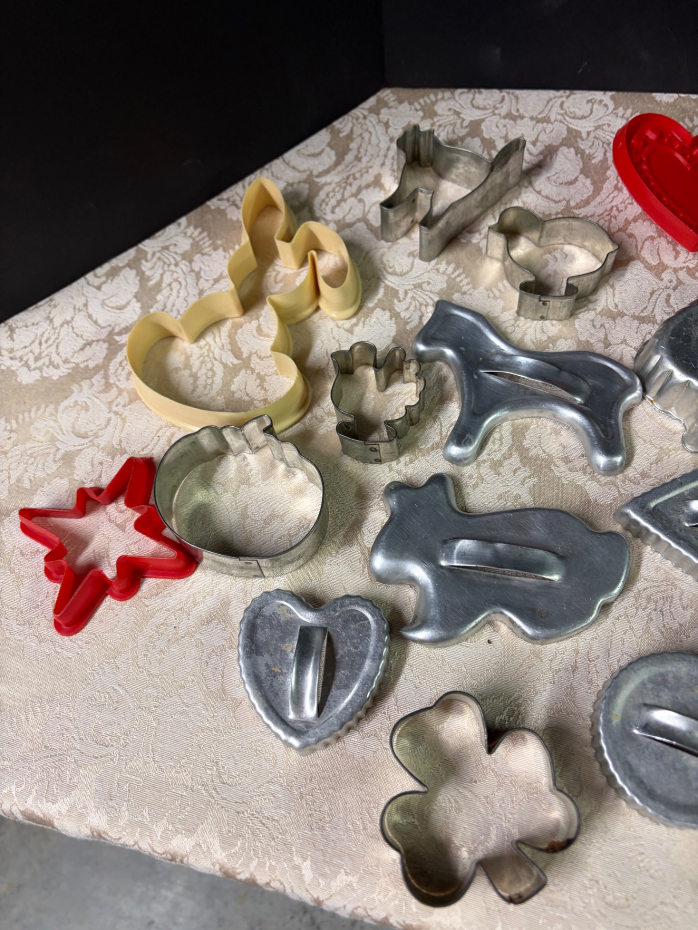30 Vintage Cookie Cutters  - image 5 of 5
