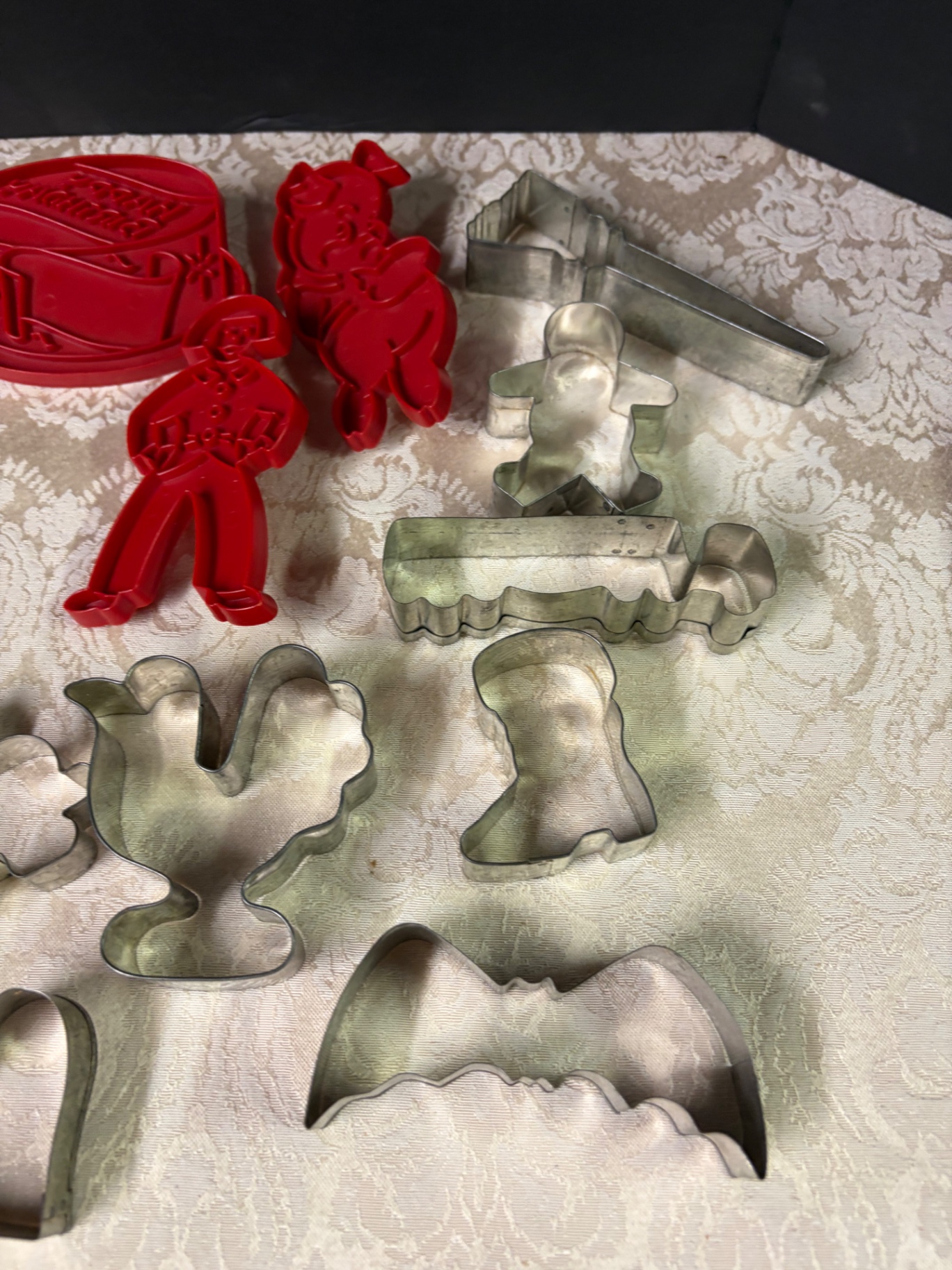 30 Vintage Cookie Cutters  - image 2 of 5