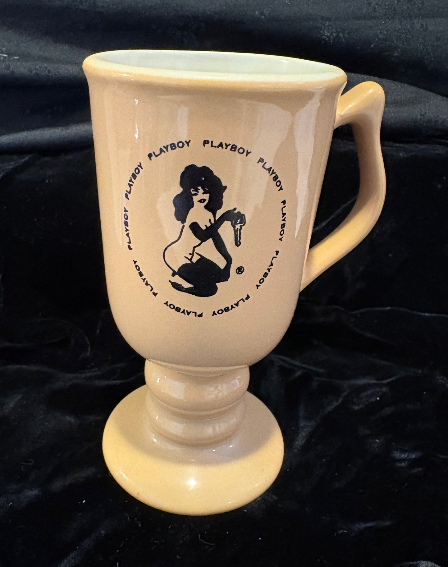 Vintage Cocktail Shaker and Logo Bar Glasses  - image 8 of 18