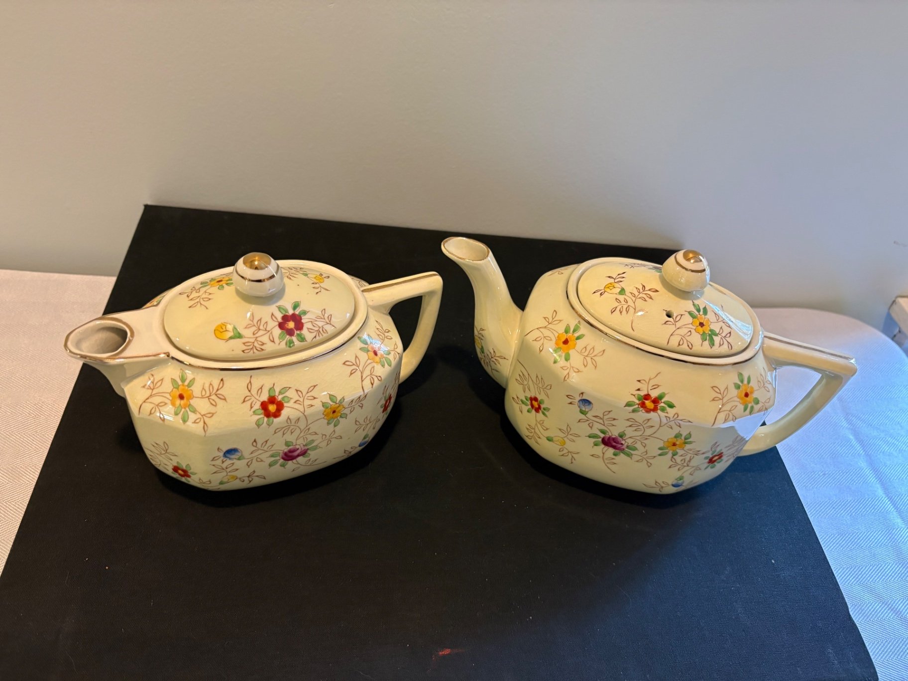 Takita (TT) Japanese Twin Teapot w/ Matching Tray - image 3 of 5