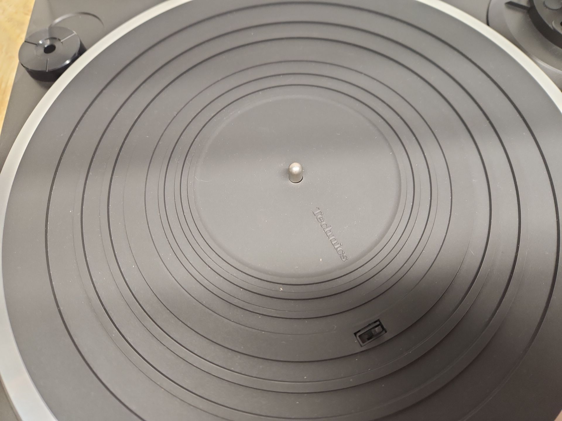 Technics SL-DD33 Turntable - image 9 of 12