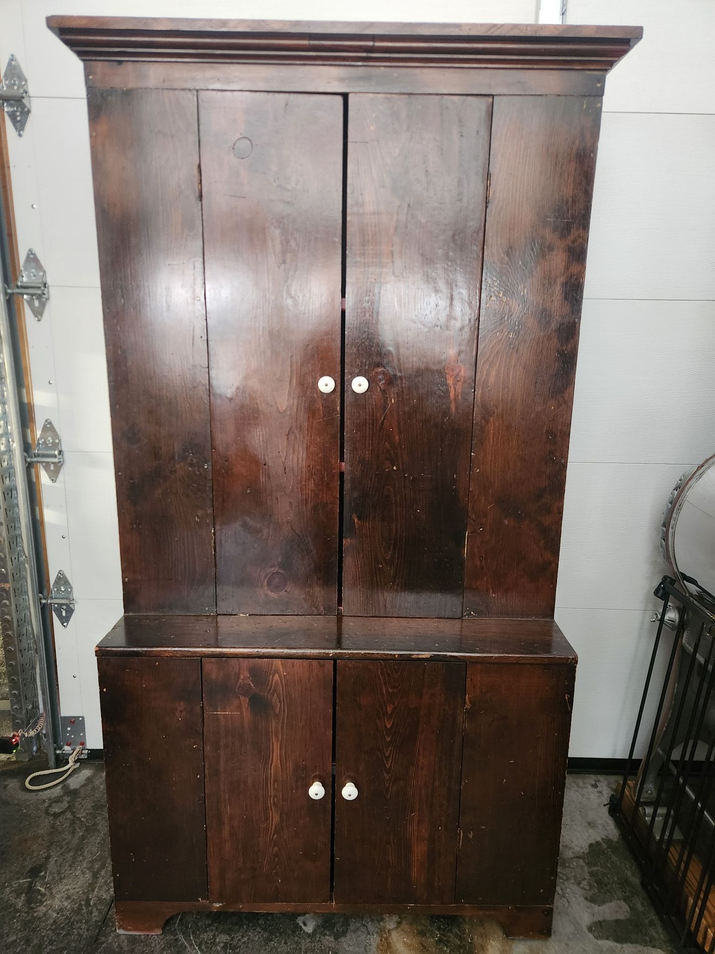 Early Step Back Hutch - image 1 of 12