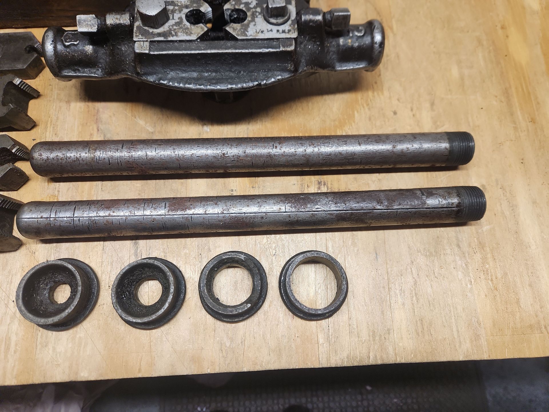 Vintage Armstrong Bridgeport Pipe Threader Set - image 6 of 12