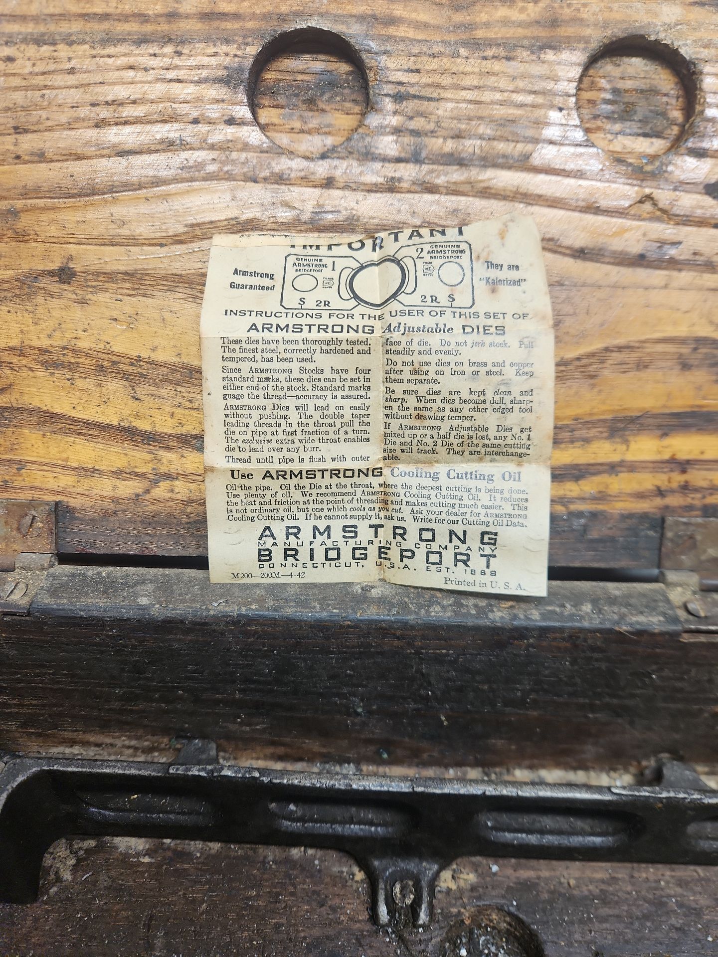 Vintage Armstrong Bridgeport Pipe Threader Set - image 10 of 12