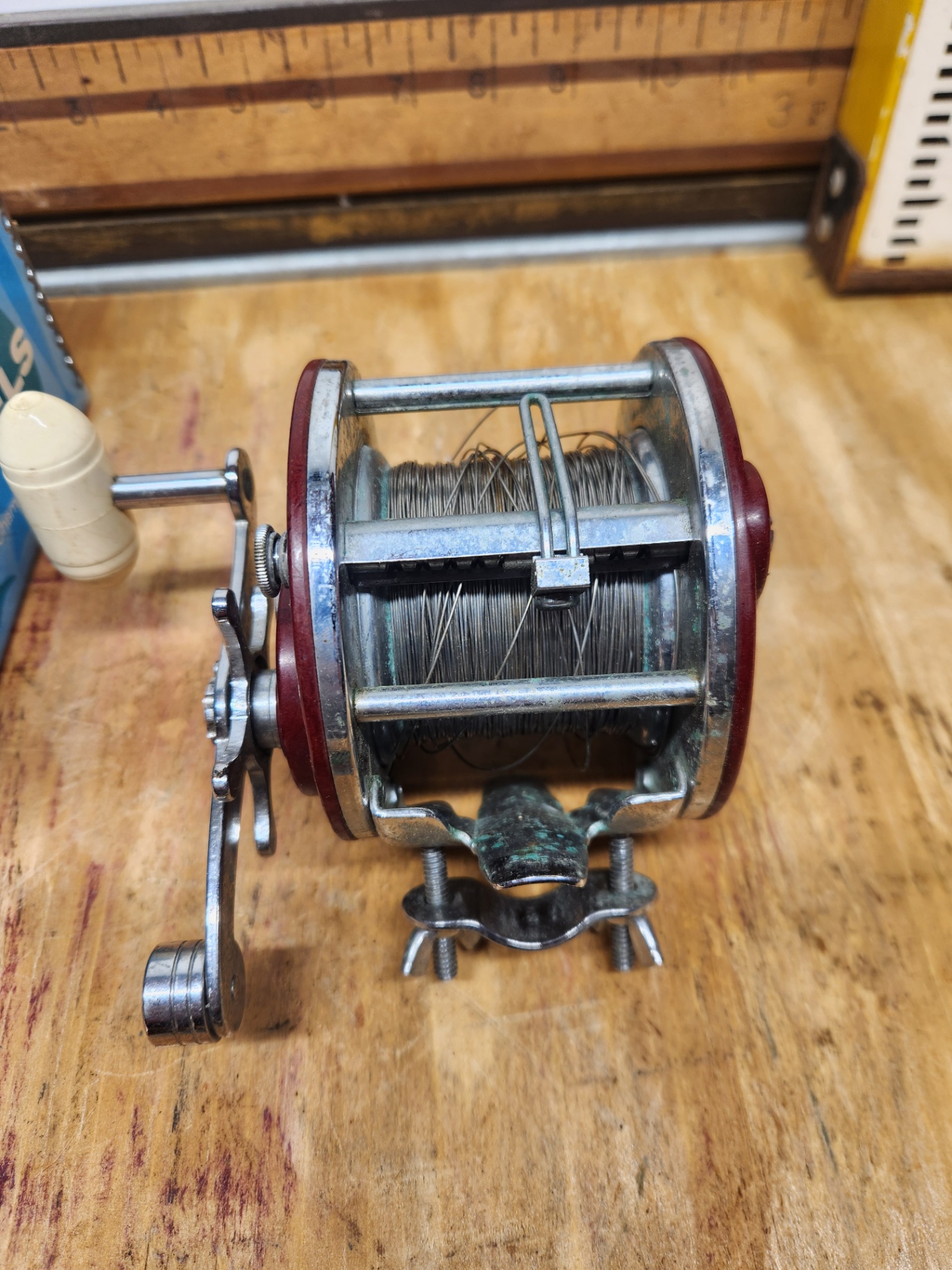Penn 309 Reel - image 5 of 10