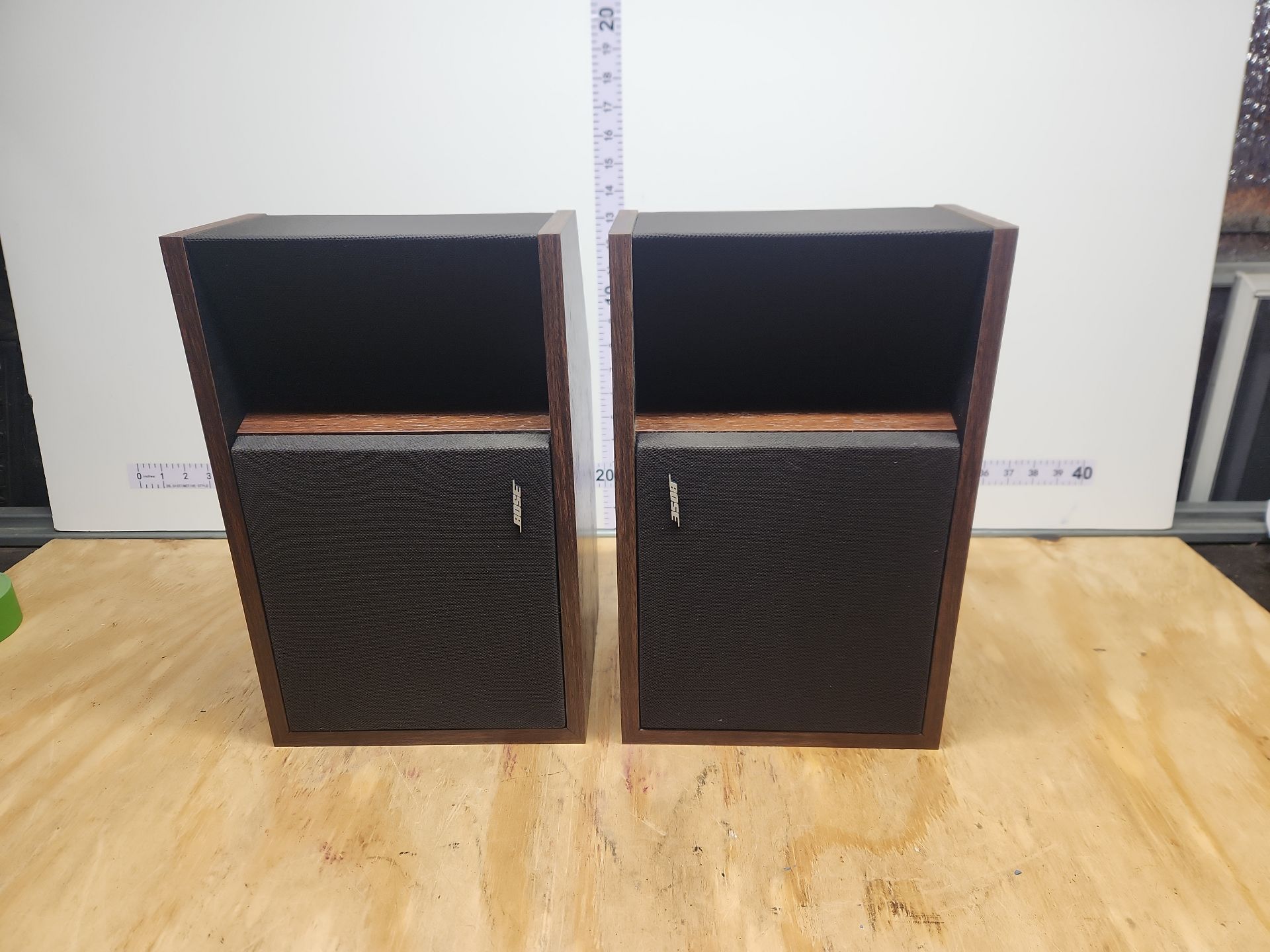 Bose 201 Series II Bookshelf Speakers - image 1 of 12