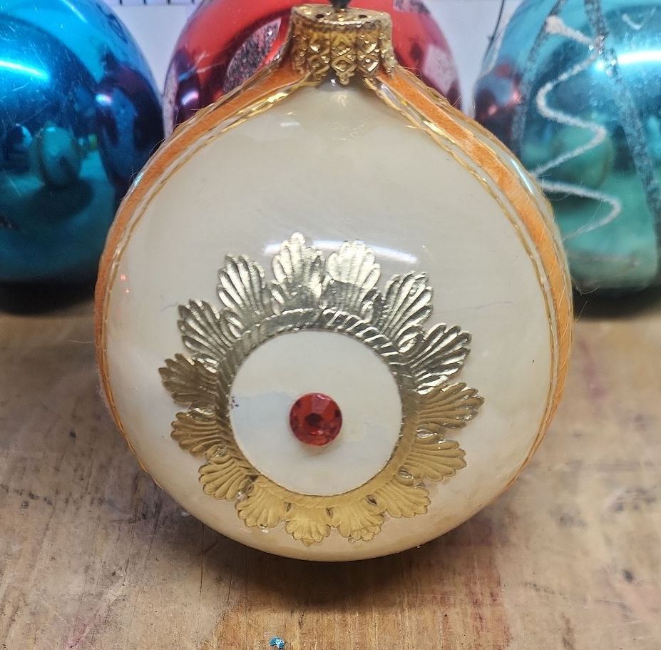 Vintage Christmas Ornaments - image 14 of 24