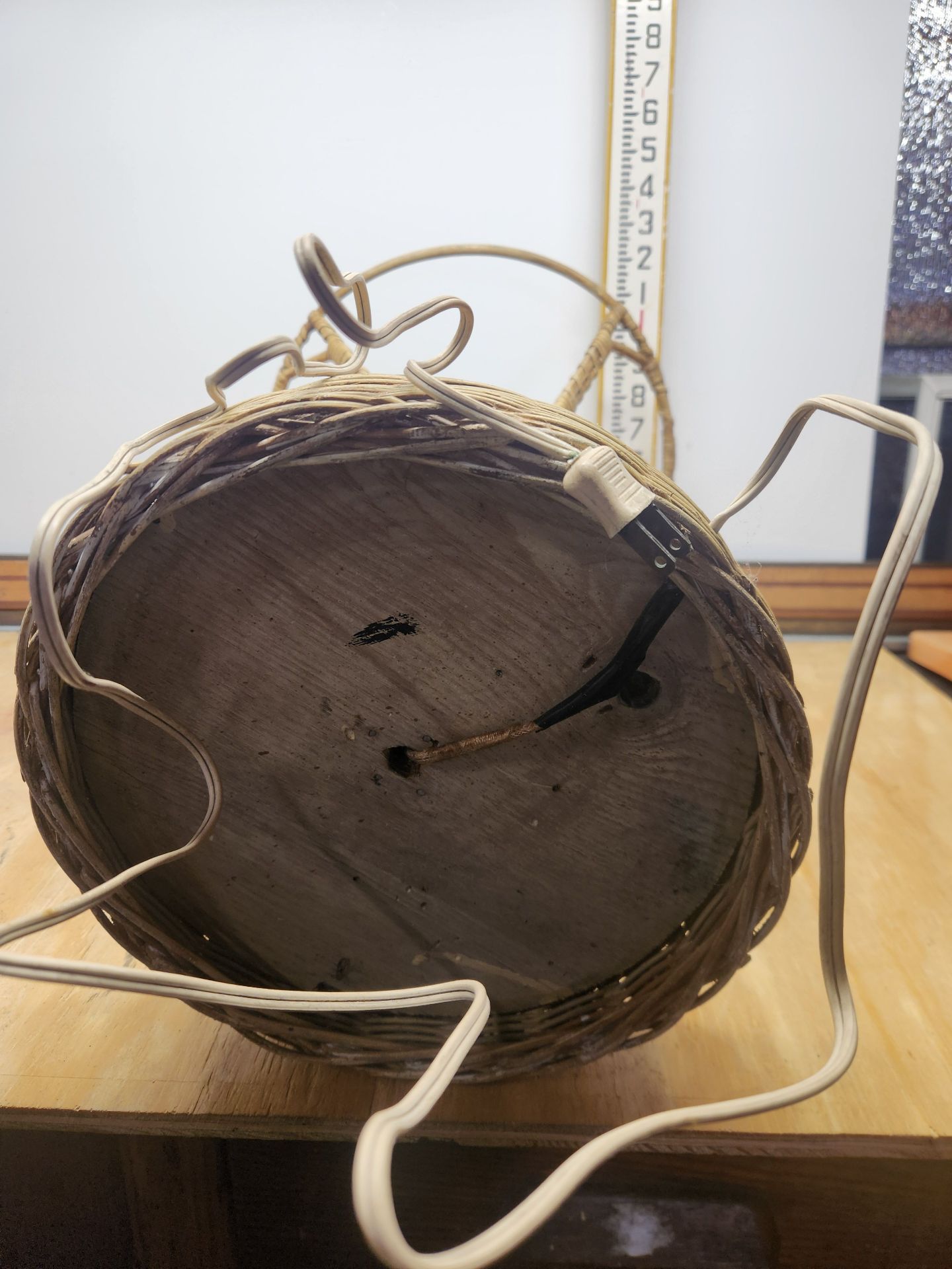 Wicker Lamp - image 9 of 10