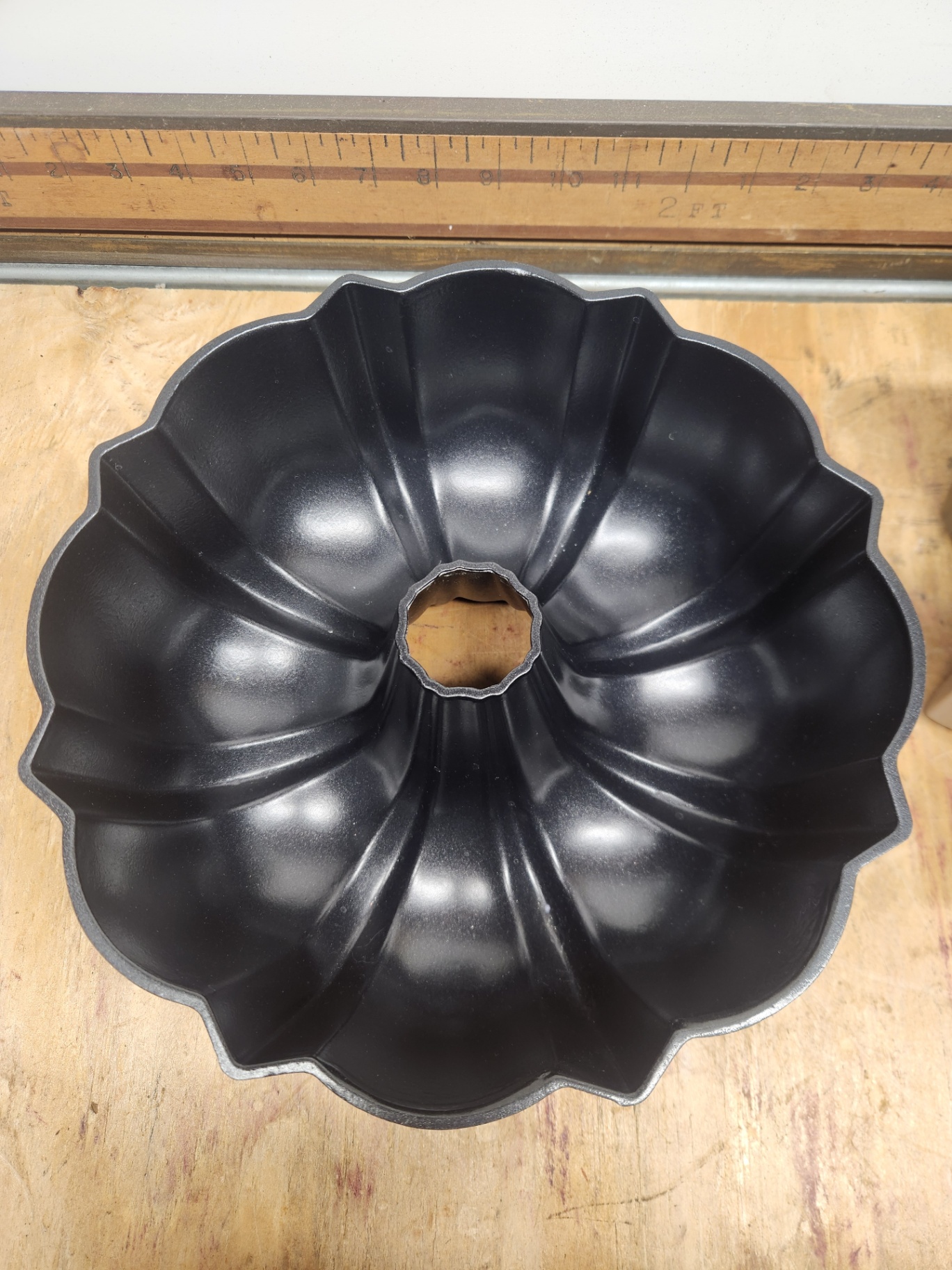Bundt Pans - image 3 of 7