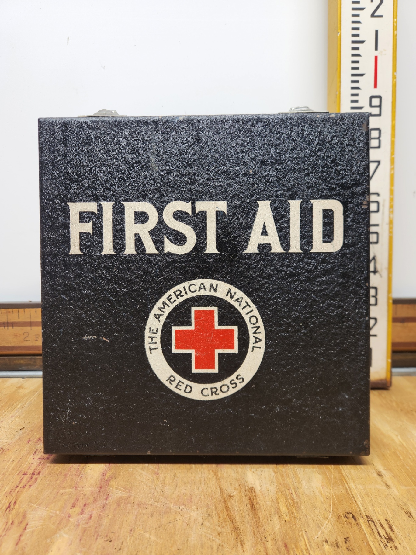 Vintage Red Cross First Aid Kit - image 1 of 8