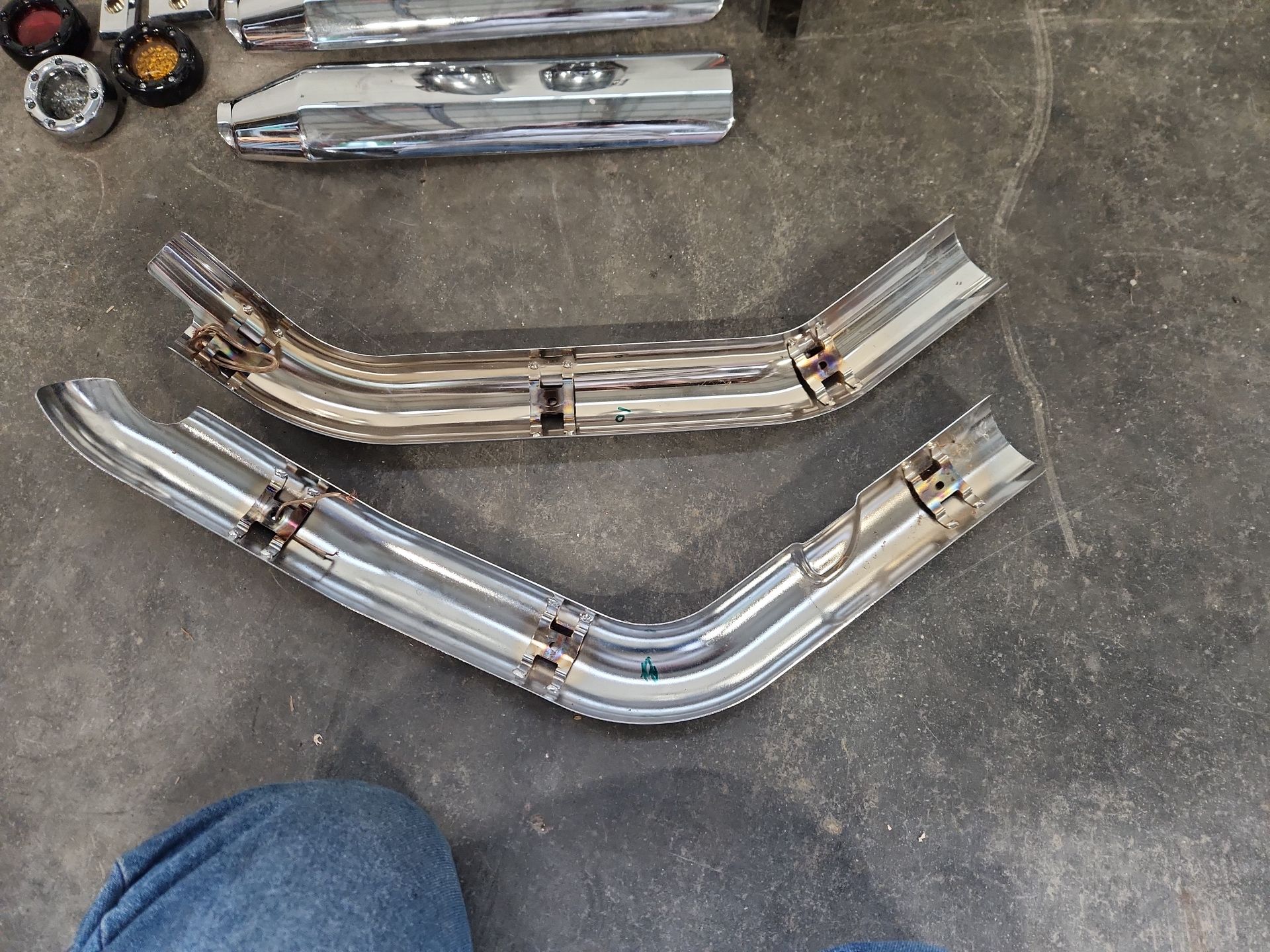 Miscellaneous Motorcycle Parts Lot - image 6 of 32
