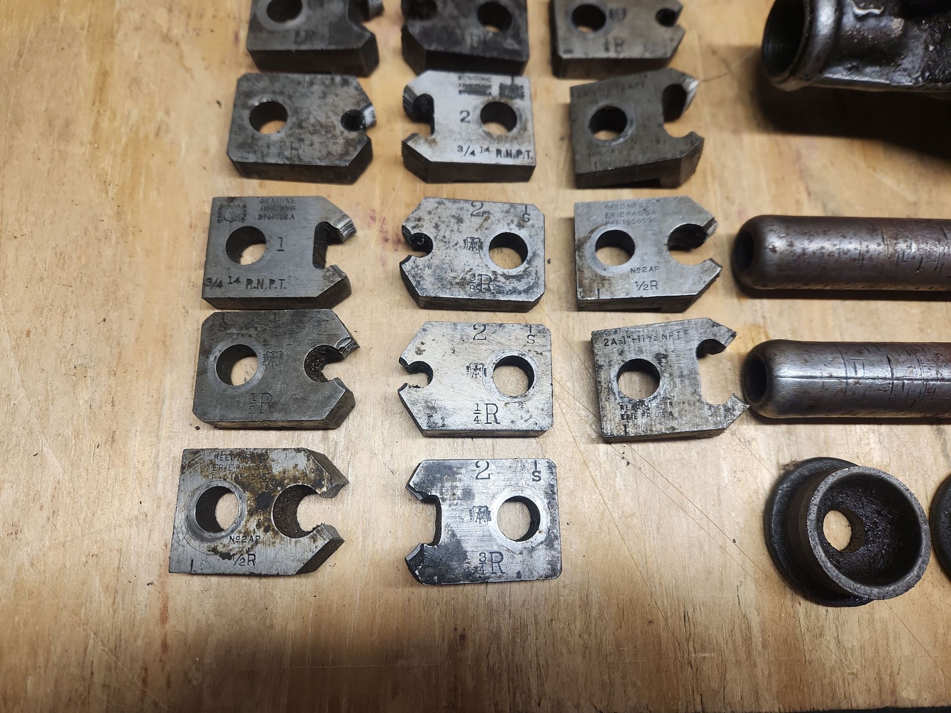 Vintage Armstrong Bridgeport Pipe Threader Set - image 5 of 12