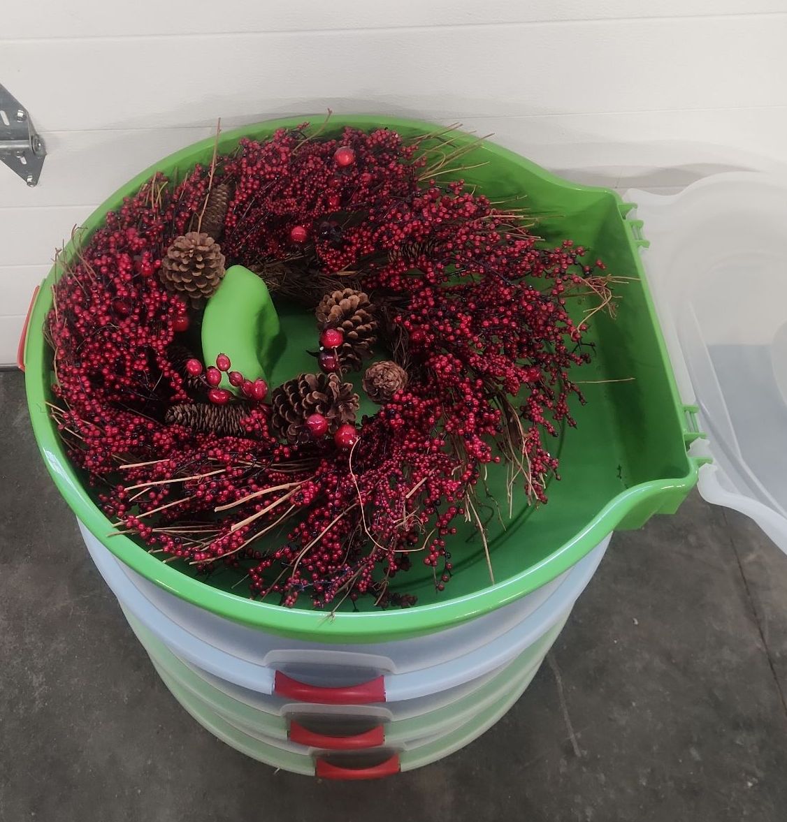 Wreath & Wreath Box Lot - image 4 of 11