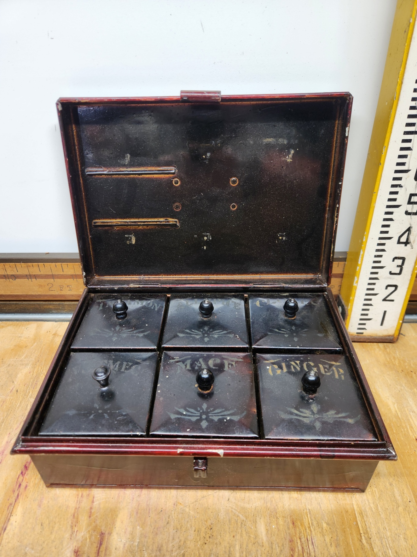 Vintage Kreamer Spice Tin Set - image 1 of 8