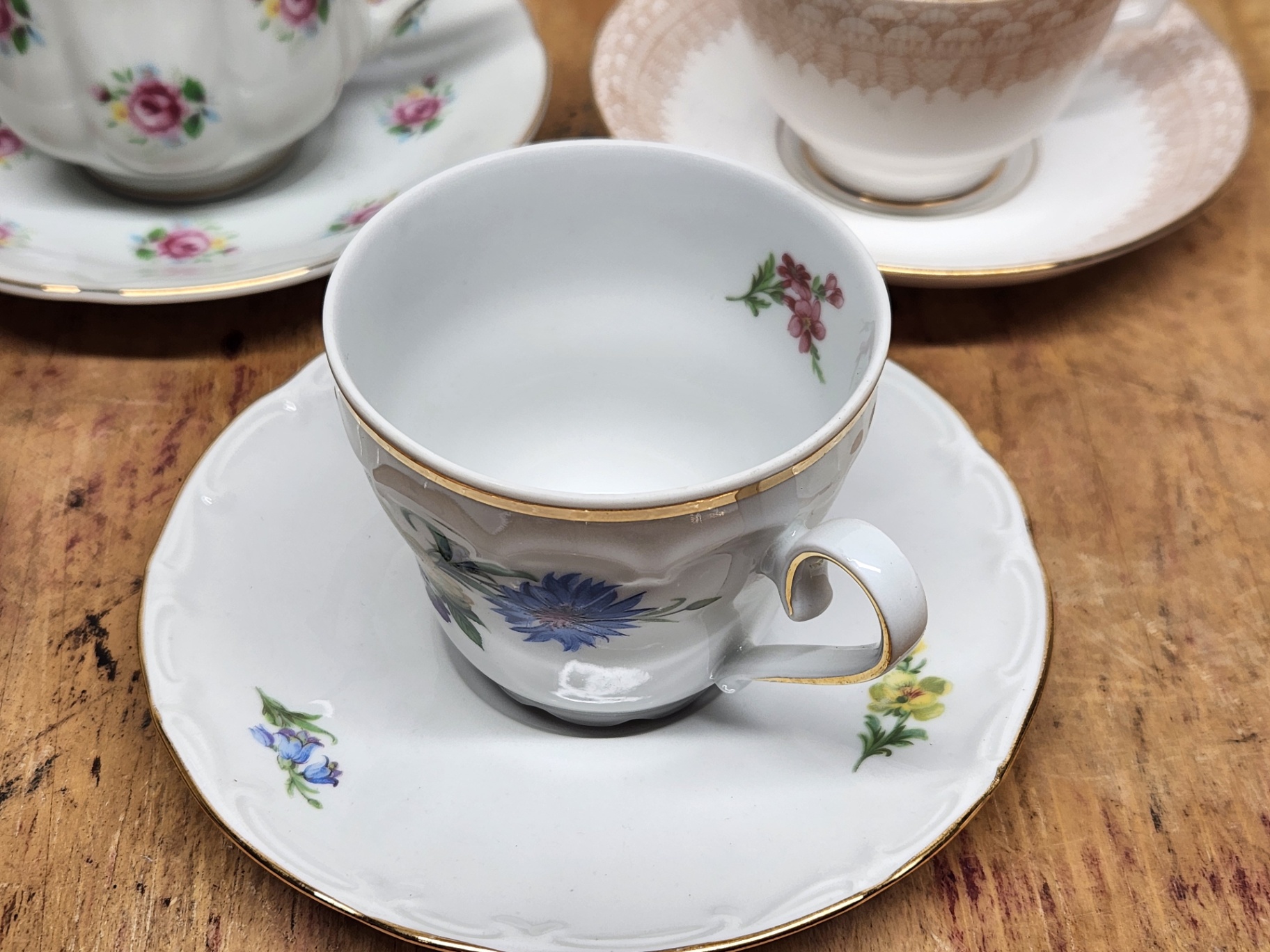 Cups & Saucers - image 5 of 15