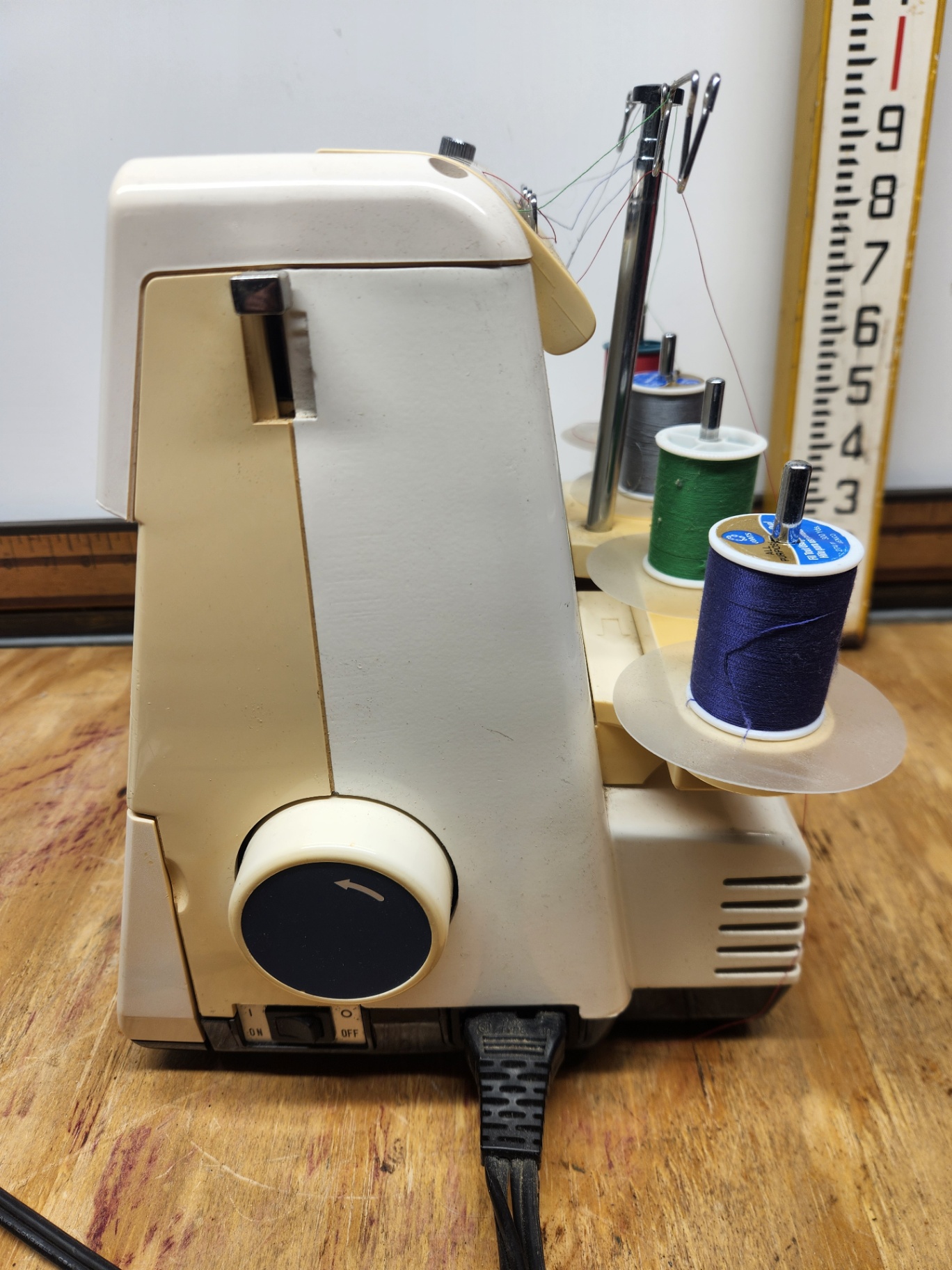 White 734-DW Superlock Sewing Machine - image 8 of 10