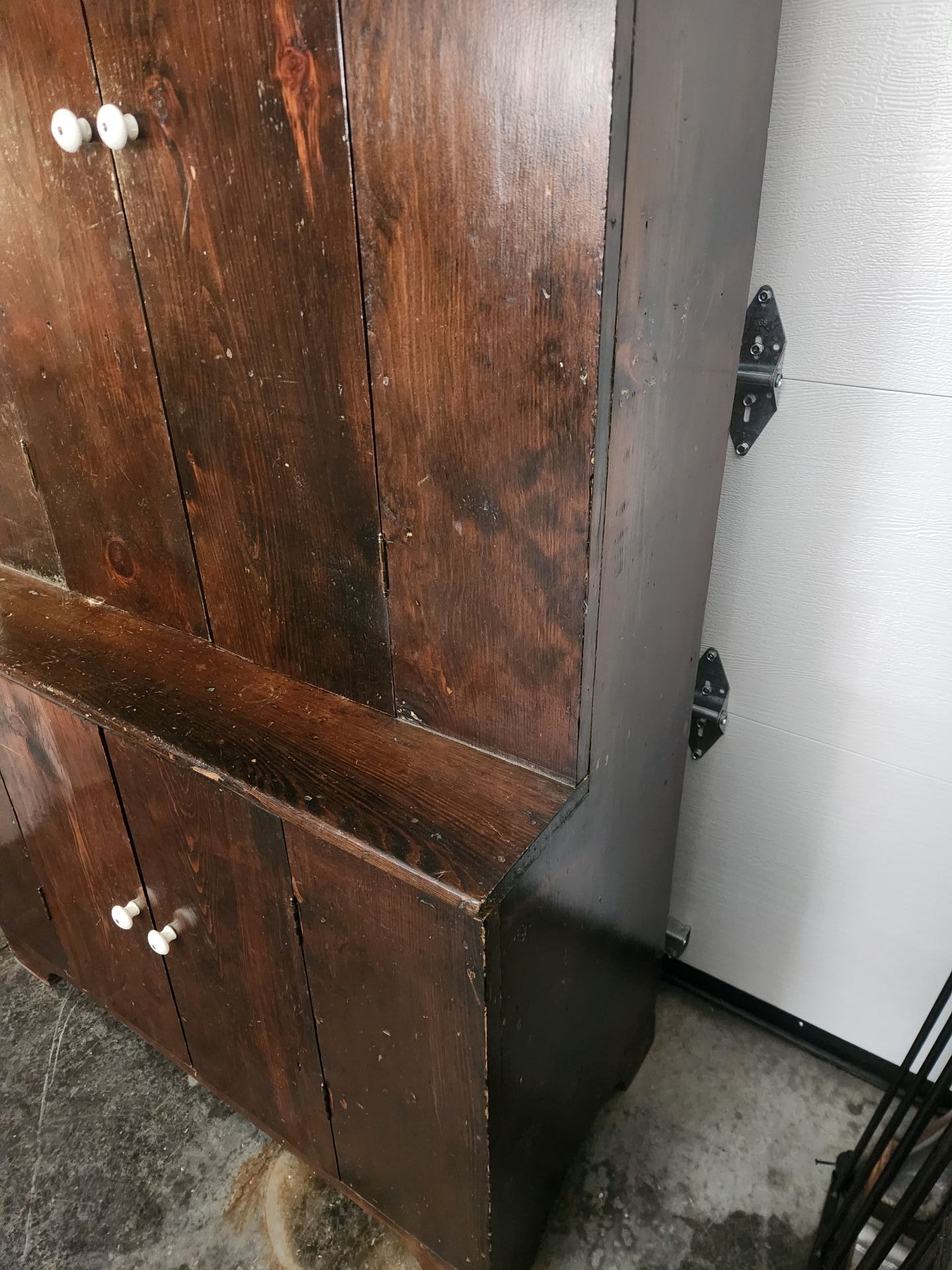 Early Step Back Hutch - image 3 of 12