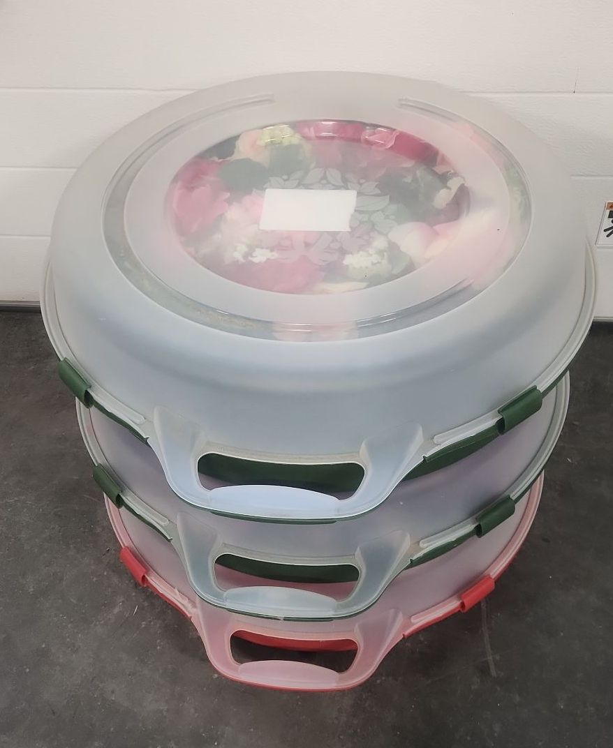Wreath & Wreath Box Lot - image 1 of 8