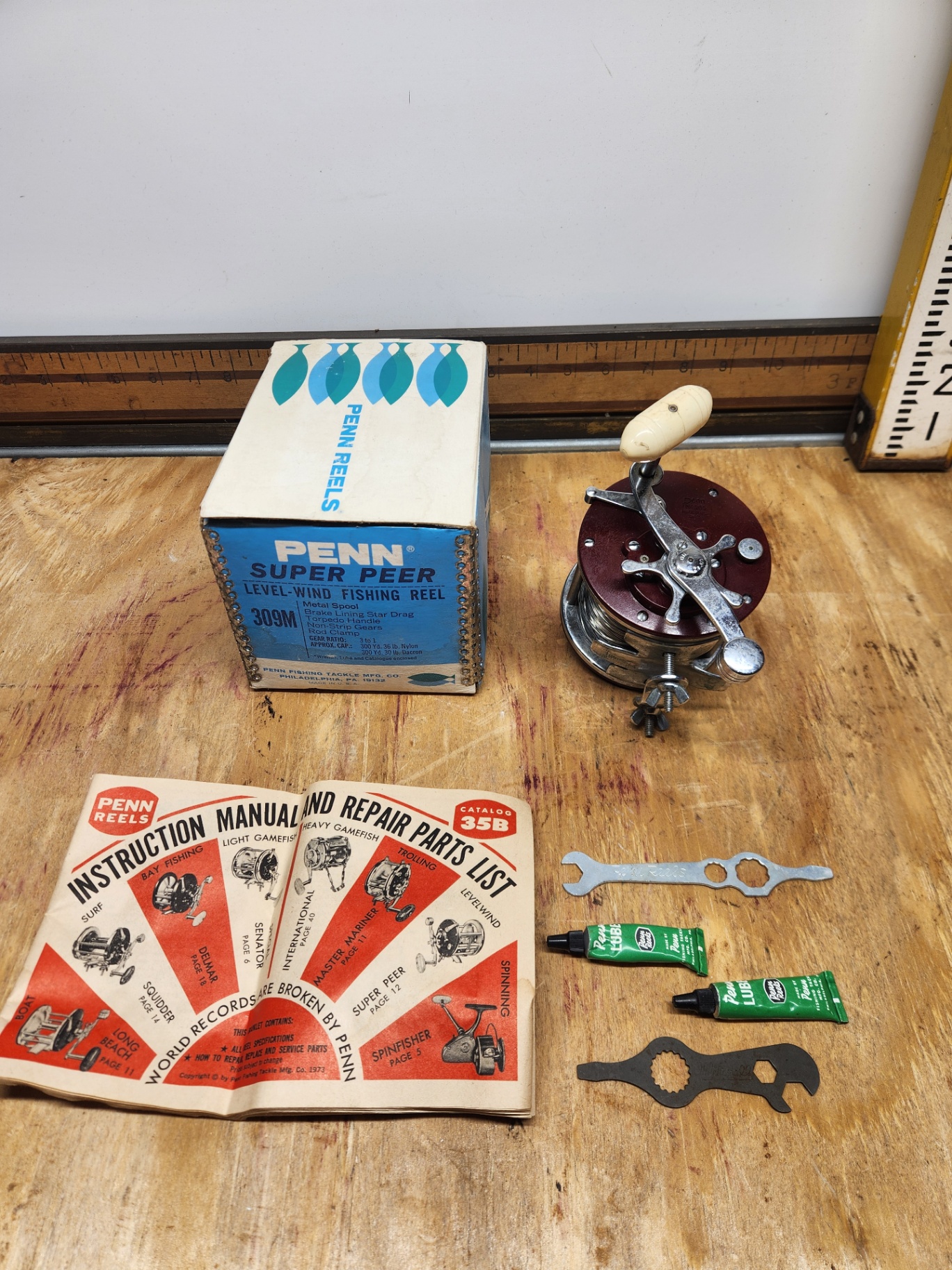Penn 309 Reel - image 1 of 10