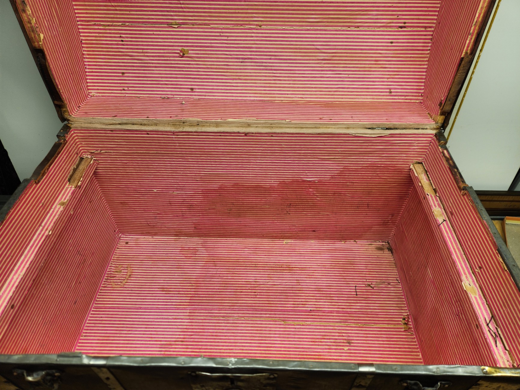 Vintage Dome Top Steamer Trunk - image 6 of 10
