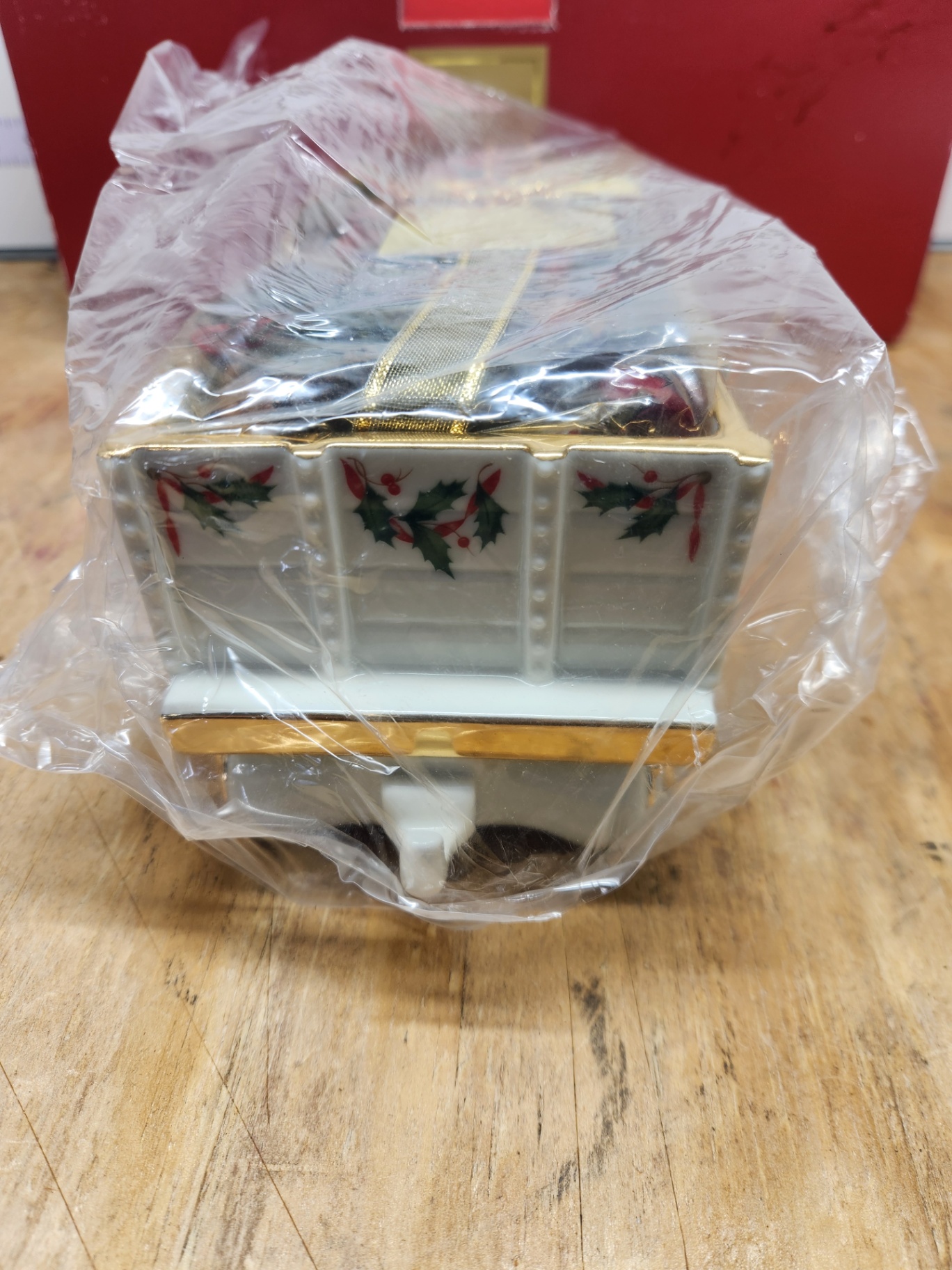 Lenox Holiday Junction Wagon With Potpourri  - image 8 of 10