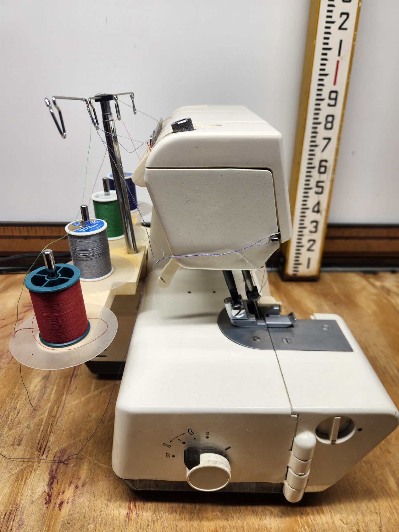 White 734-DW Superlock Sewing Machine - image 5 of 10
