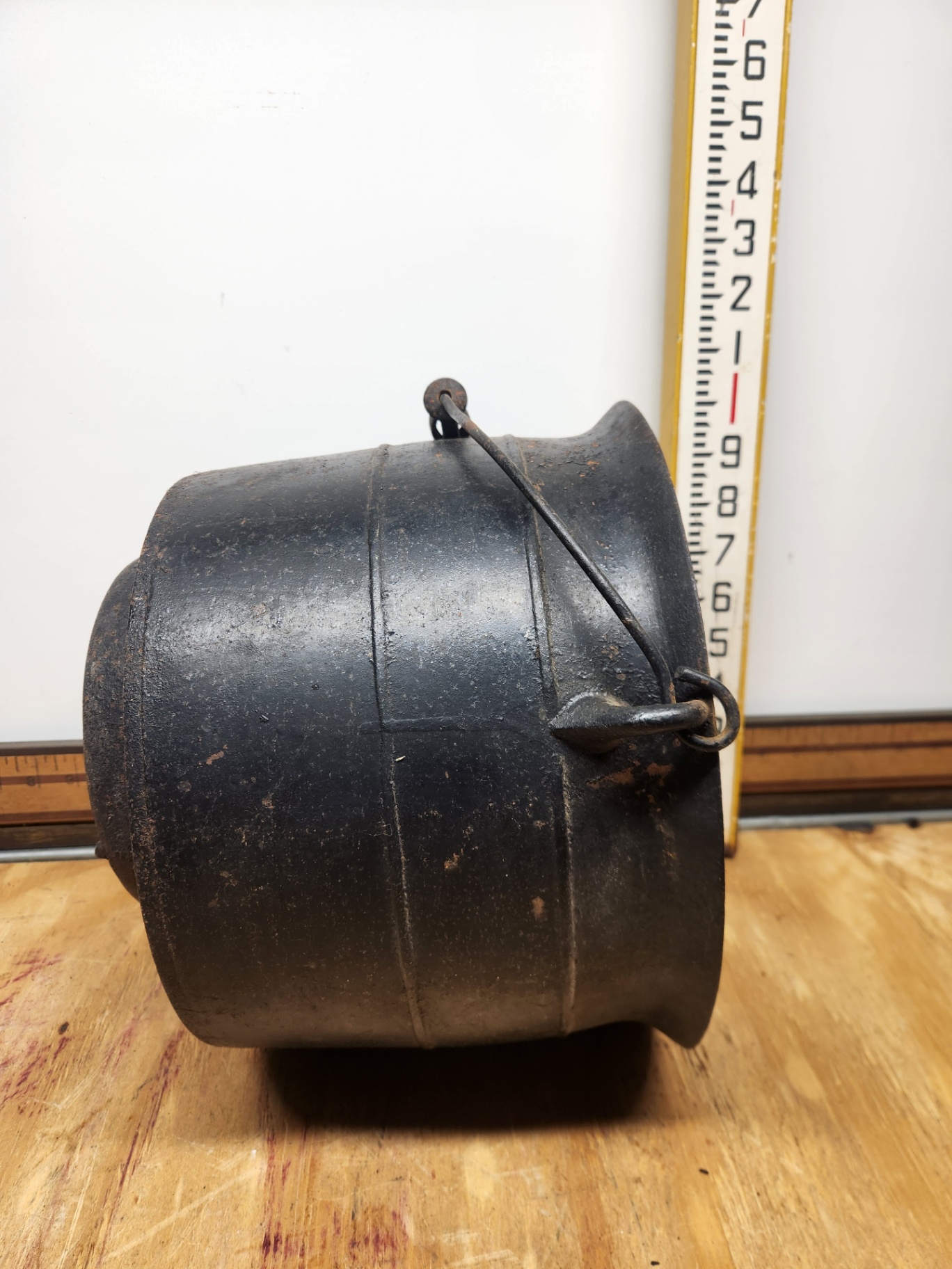 Cast Iron Cauldron - image 4 of 7