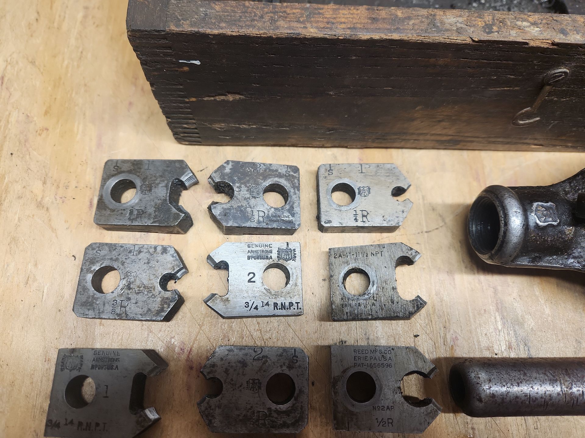 Vintage Armstrong Bridgeport Pipe Threader Set - image 4 of 12