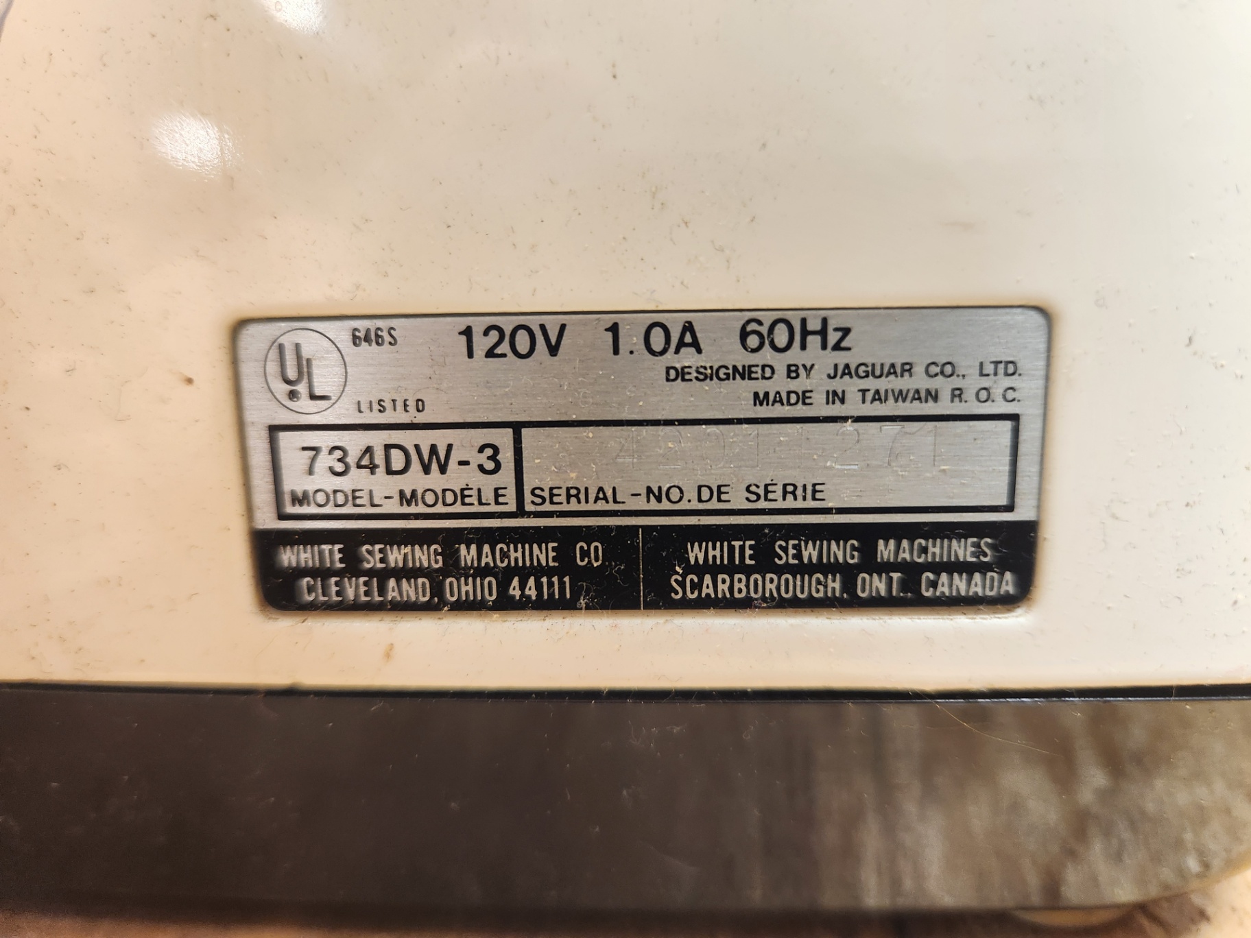 White 734-DW Superlock Sewing Machine - image 7 of 10
