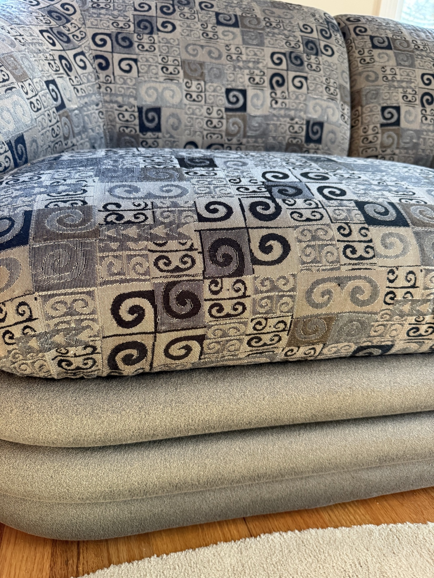 Curved gray patterned sectional sofa - image 4 of 5