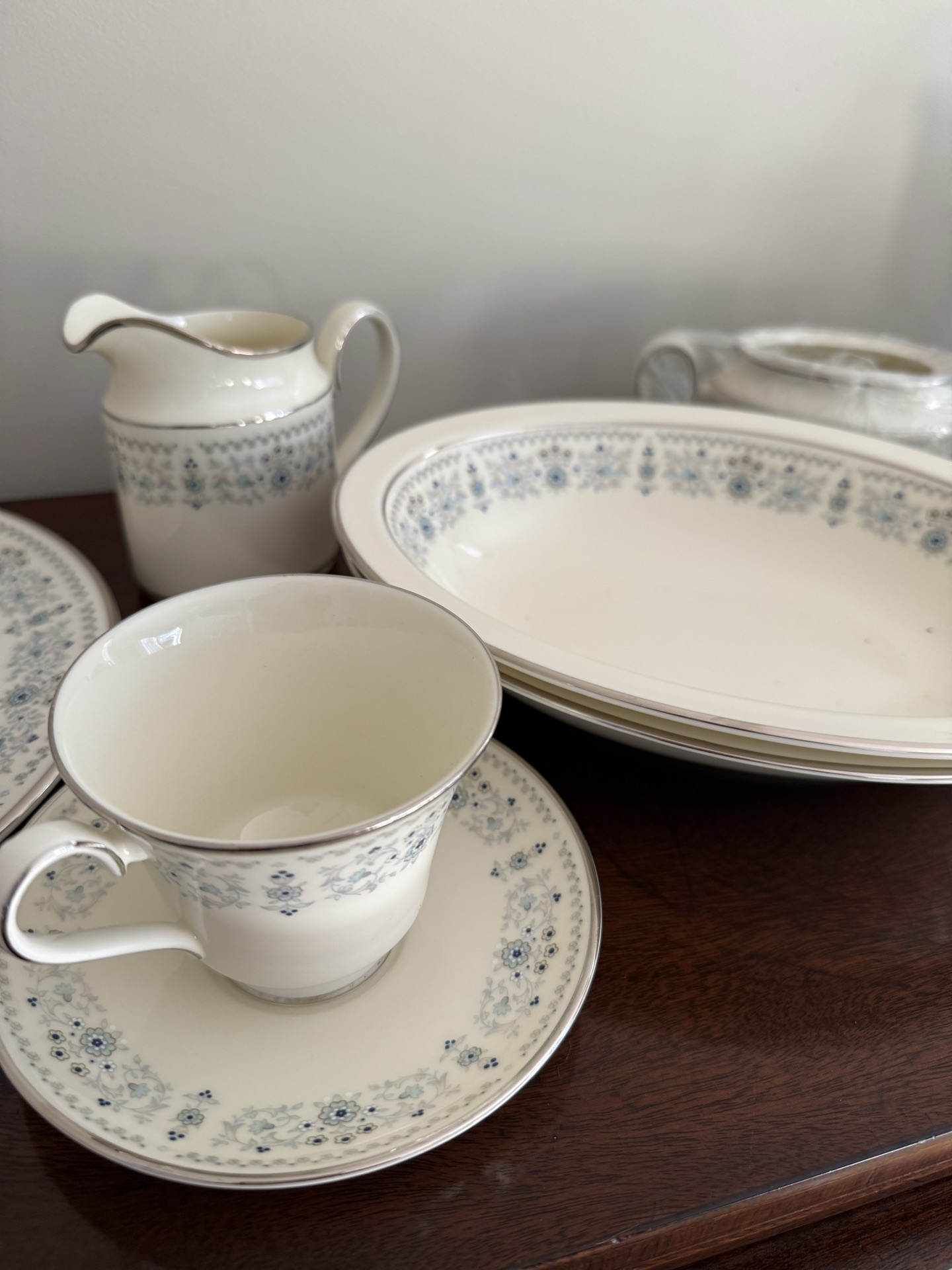 Beaumaris Minton Fine Bone China Dinnerware Set - image 3 of 7