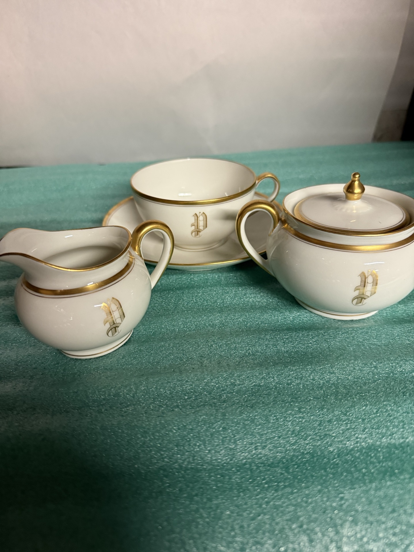 Limoges - Havilsnd for Mrs Picard Porcelain tea service with gold trim and monogram - image 1 of 4
