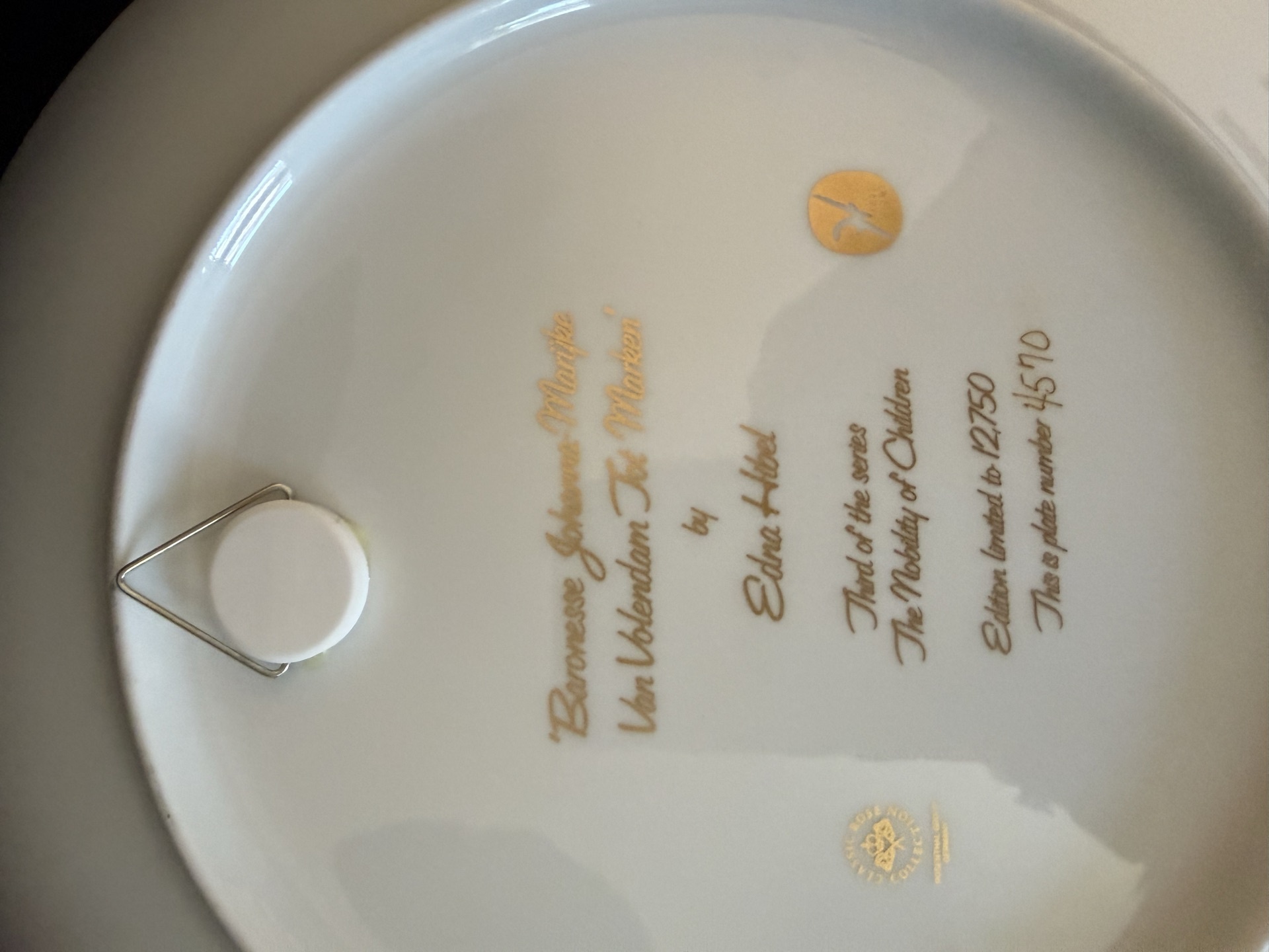 Set of five decorative portrait porcelain plates - image 5 of 6