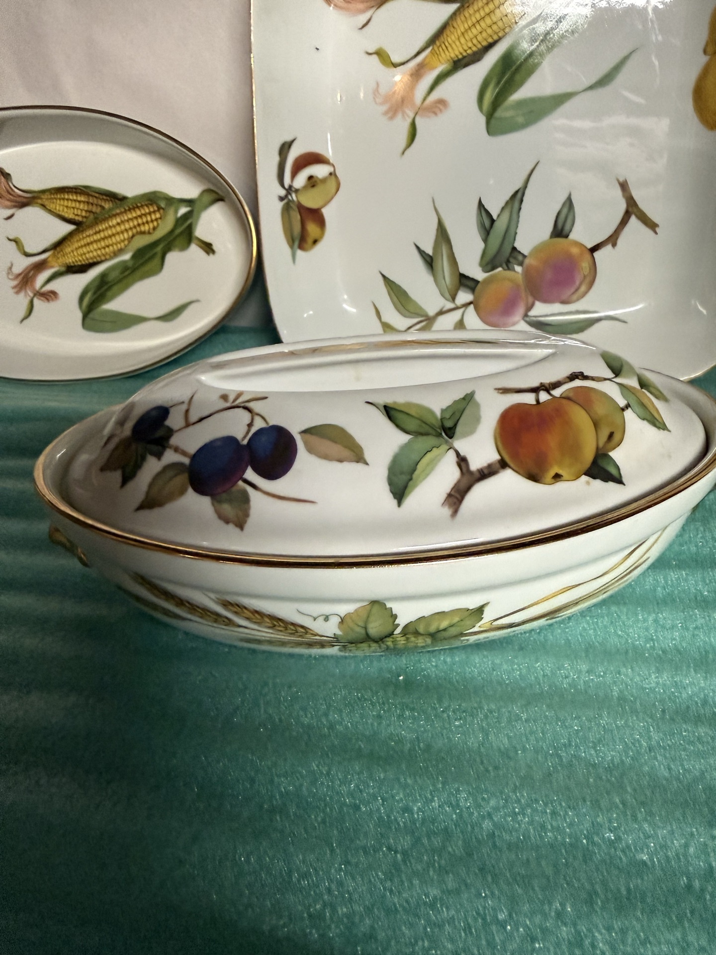 Royal Worcester Evesham porcelain tableware set - image 4 of 10