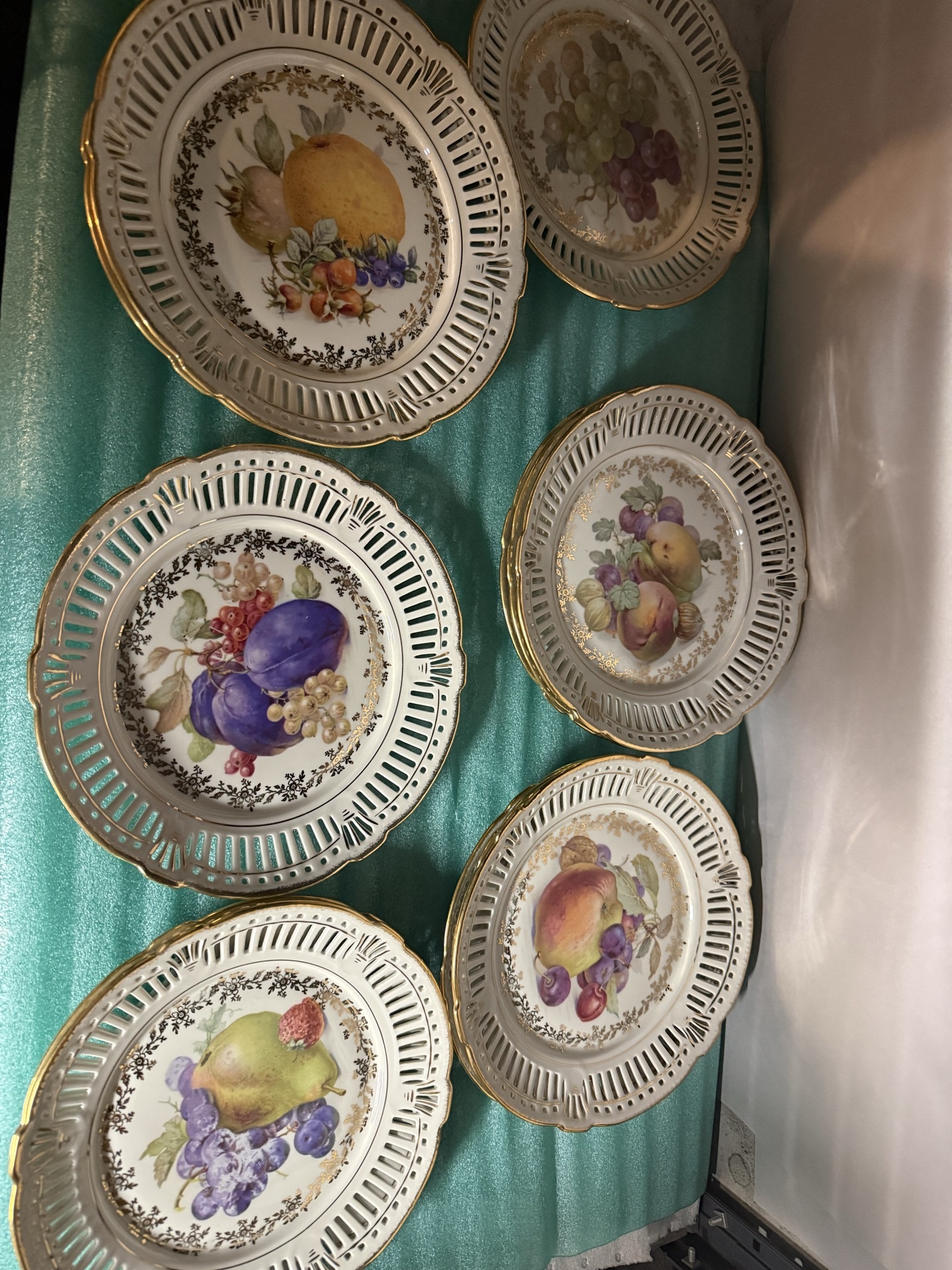 Schwarzenhammer Fruit-pattern porcelain plates with gold trim and perforated rims - image 1 of 8