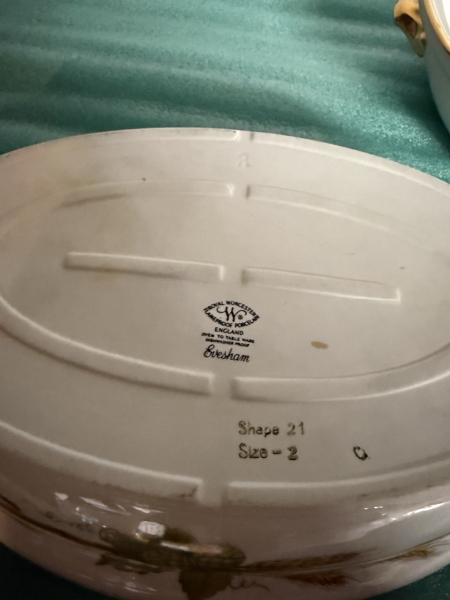 Royal Worcester porcelain lidded bowls and covered dishes with fruit and asparagus motifs - image 8 of 10