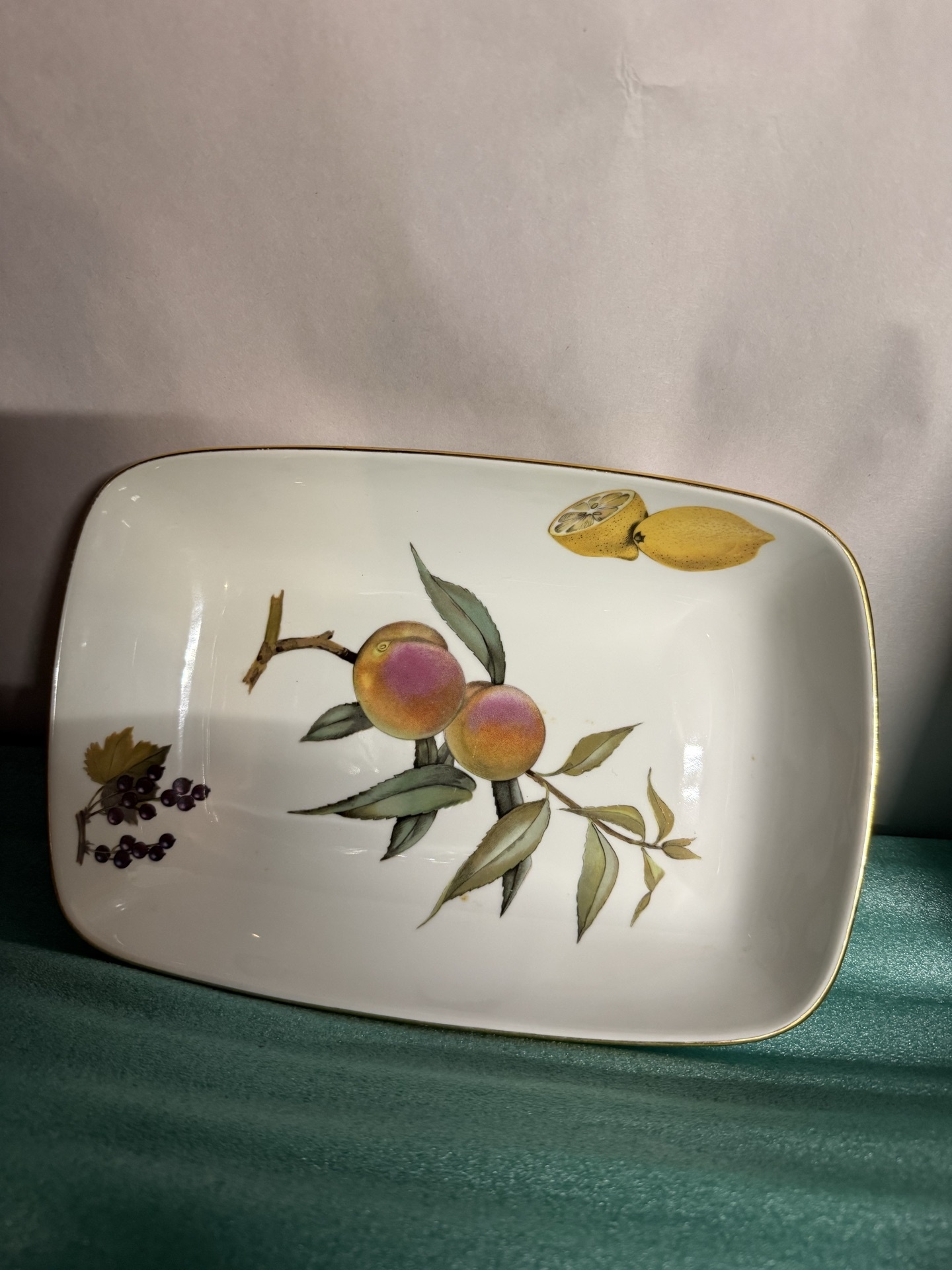 Royal Worcester Evesham porcelain tableware set - image 5 of 10