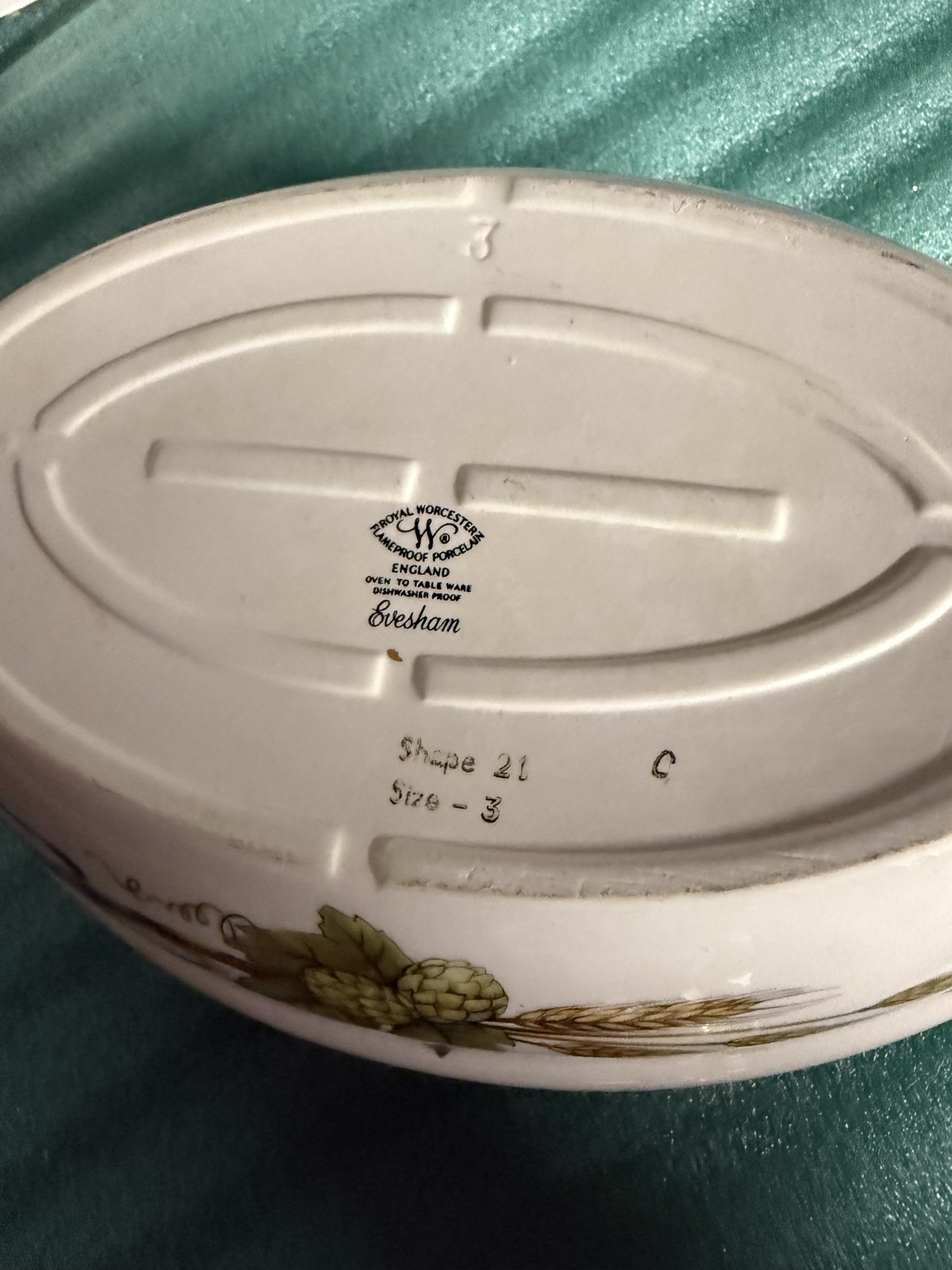 Royal Worcester Evesham porcelain tableware set - image 6 of 10