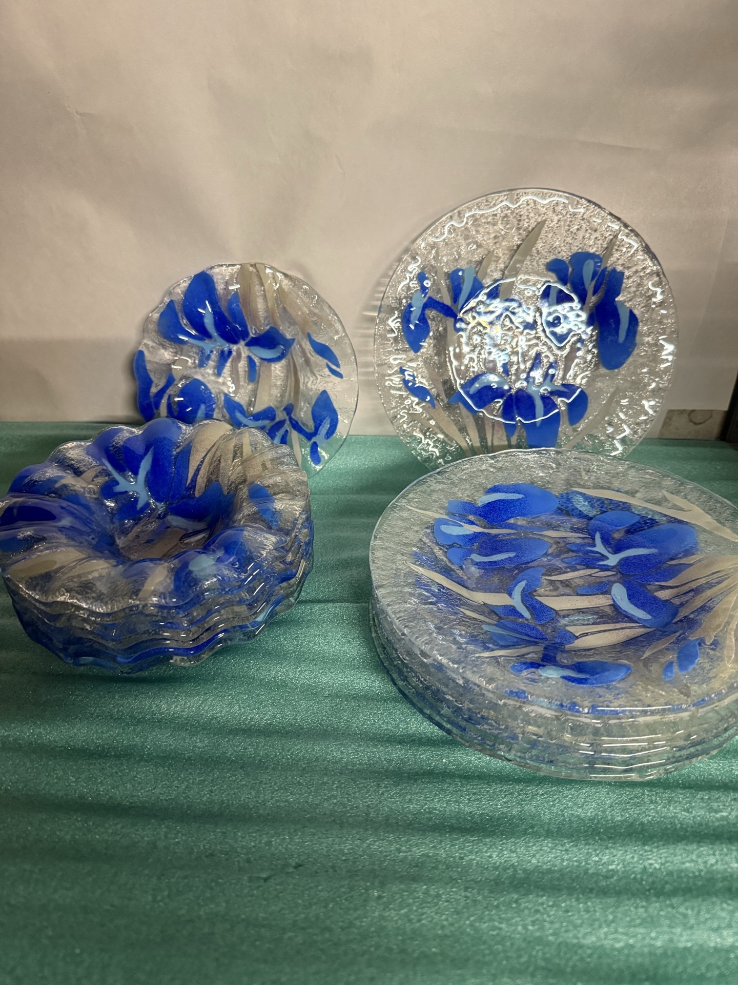 Sydenstricker blue floral glass bowls and plates set - image 1 of 4