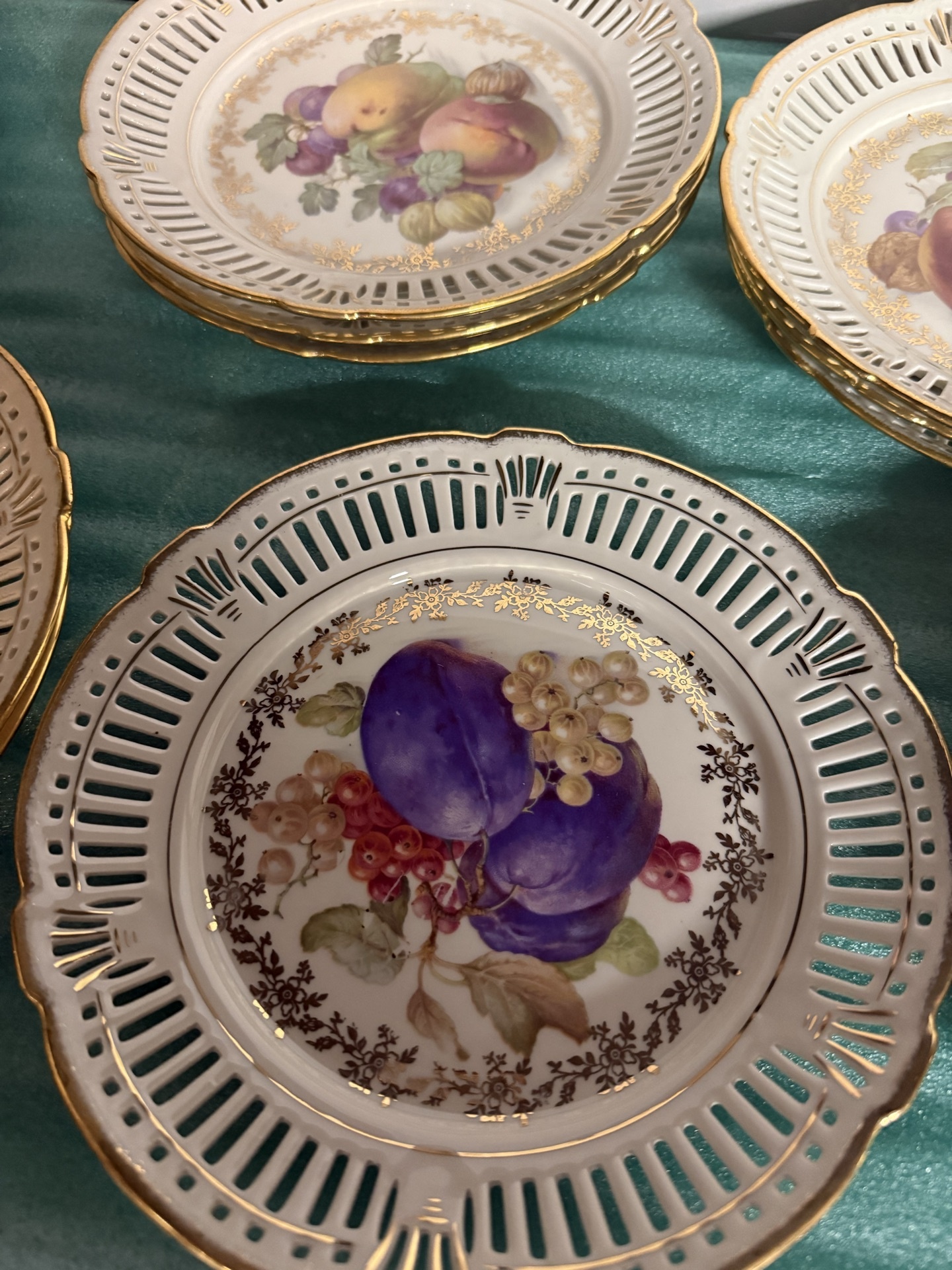 Schwarzenhammer Fruit-pattern porcelain plates with gold trim and perforated rims - image 3 of 8